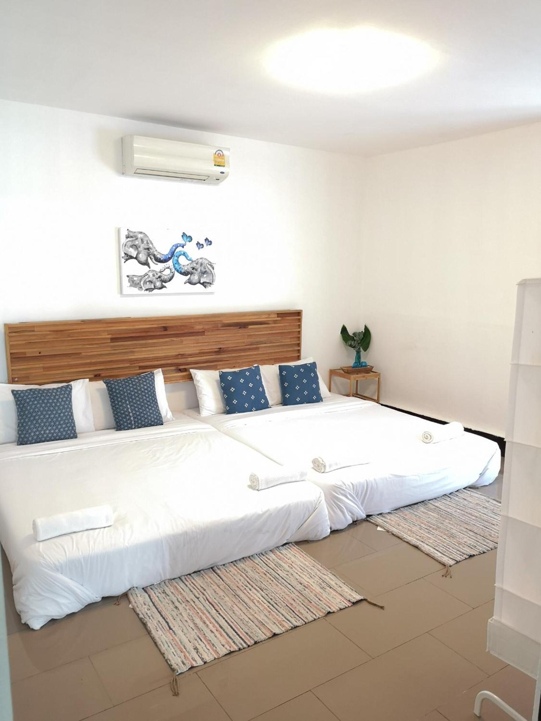 Family Room - Photo 7