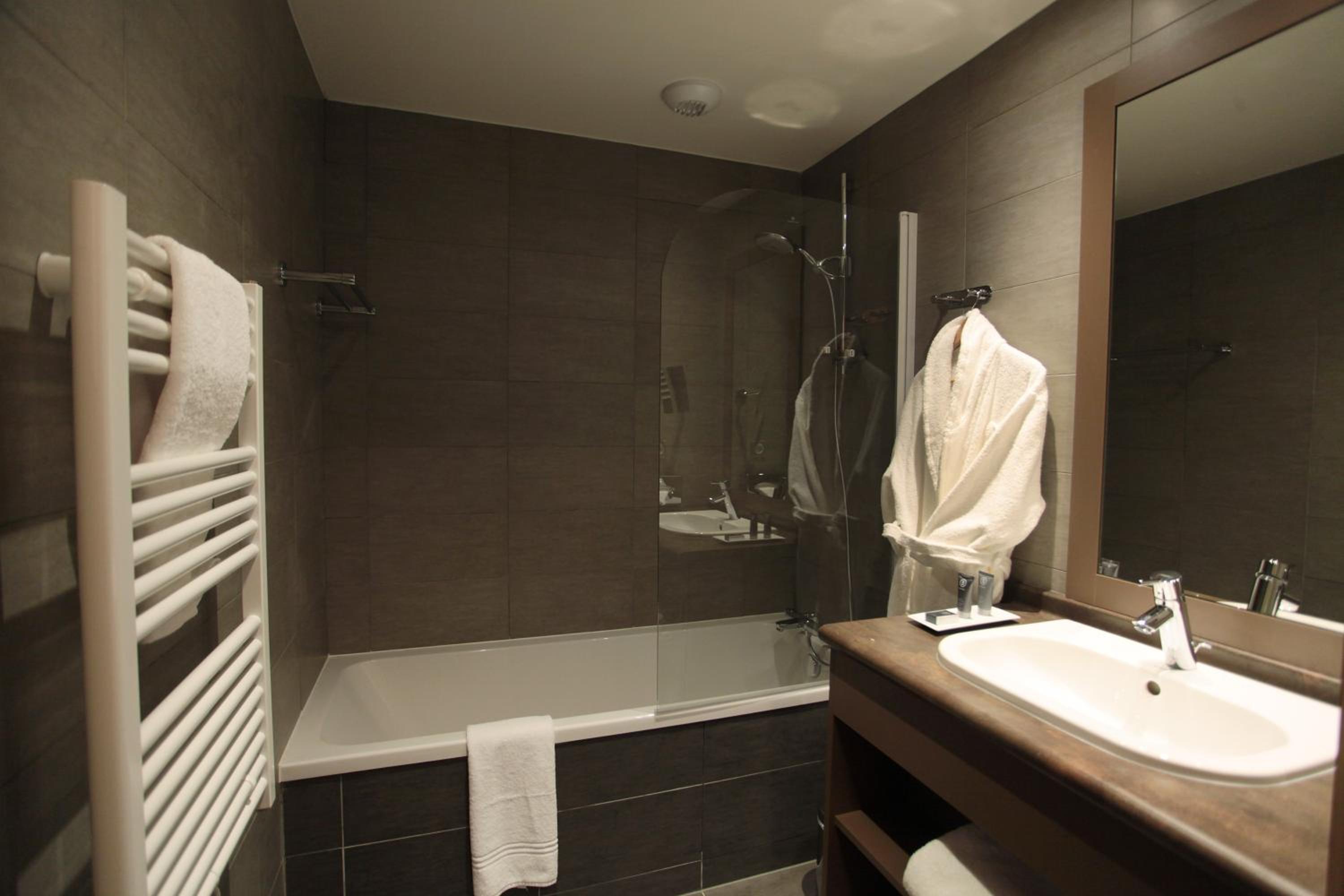 Prestige Suite (6 Adults) photo 3