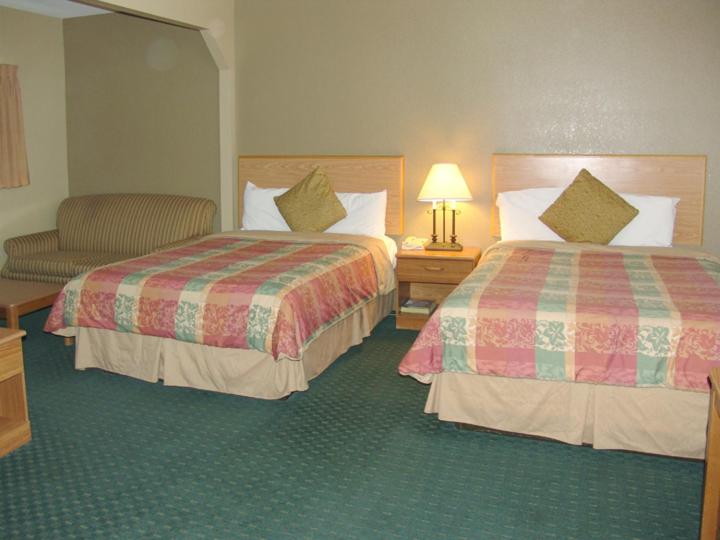 Standard Queen Room with Two Queen Beds
