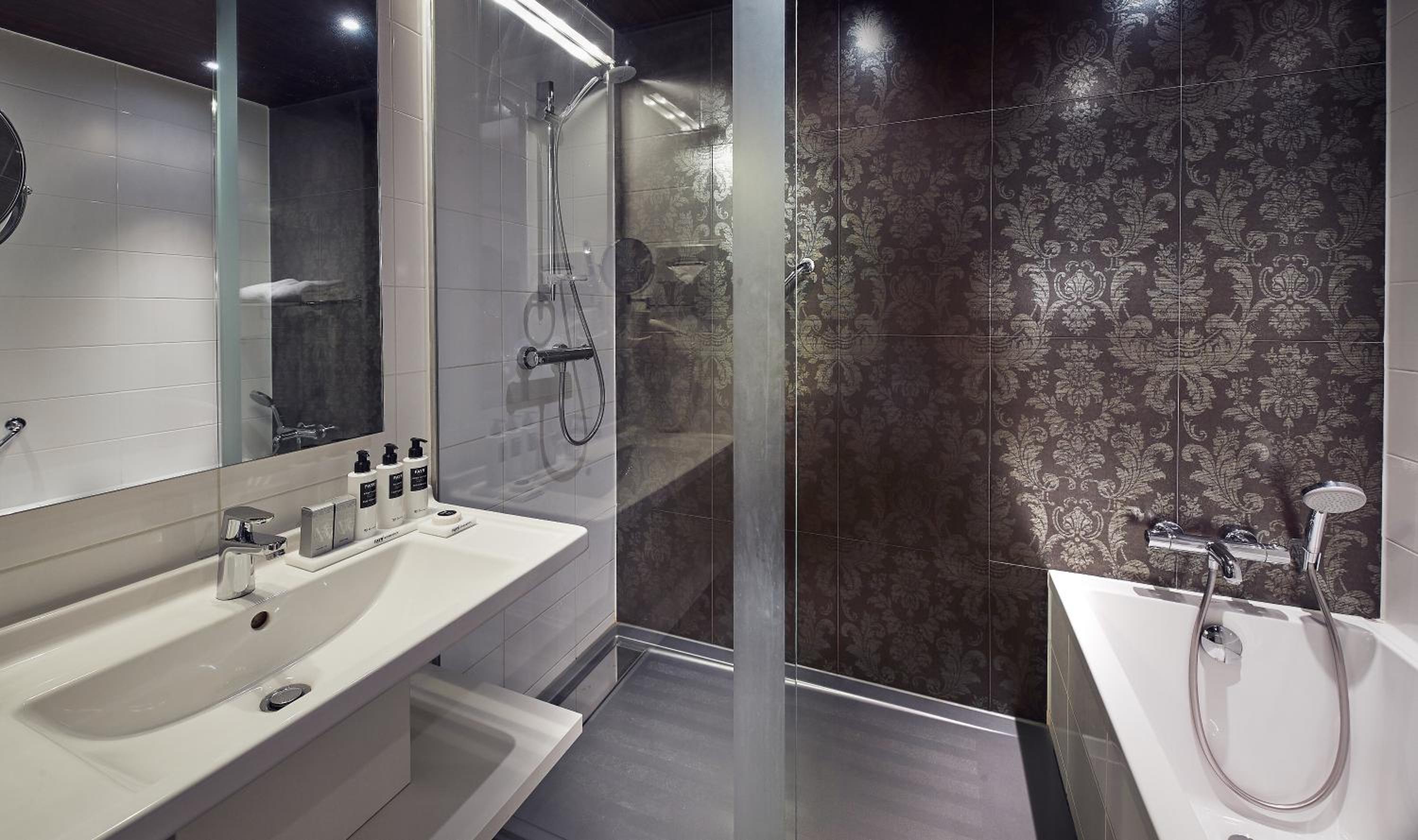 Superior Double or Twin Room with Garden View photo 3