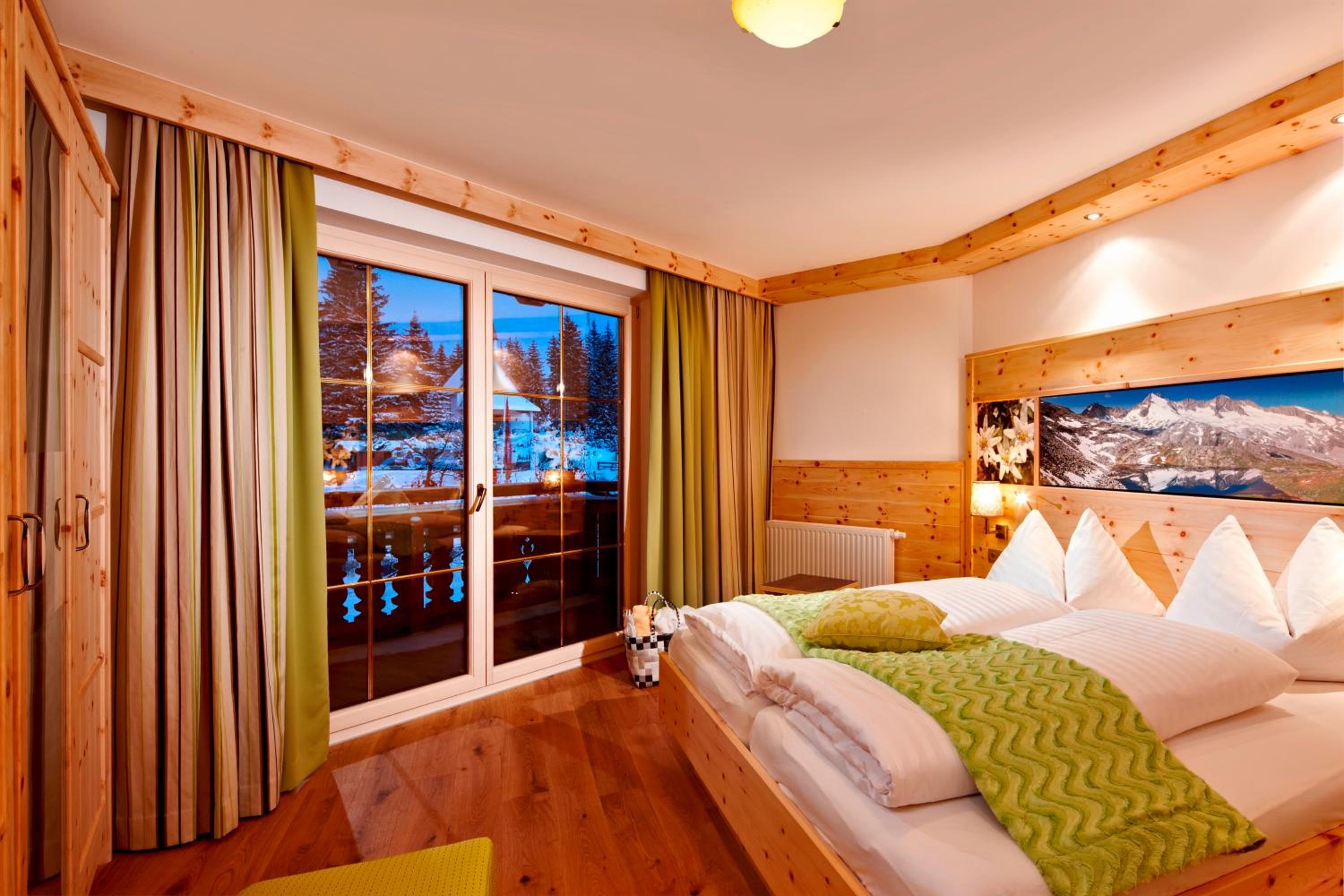 Comfort Double Room with Balcony and Mountain View - Photo 1