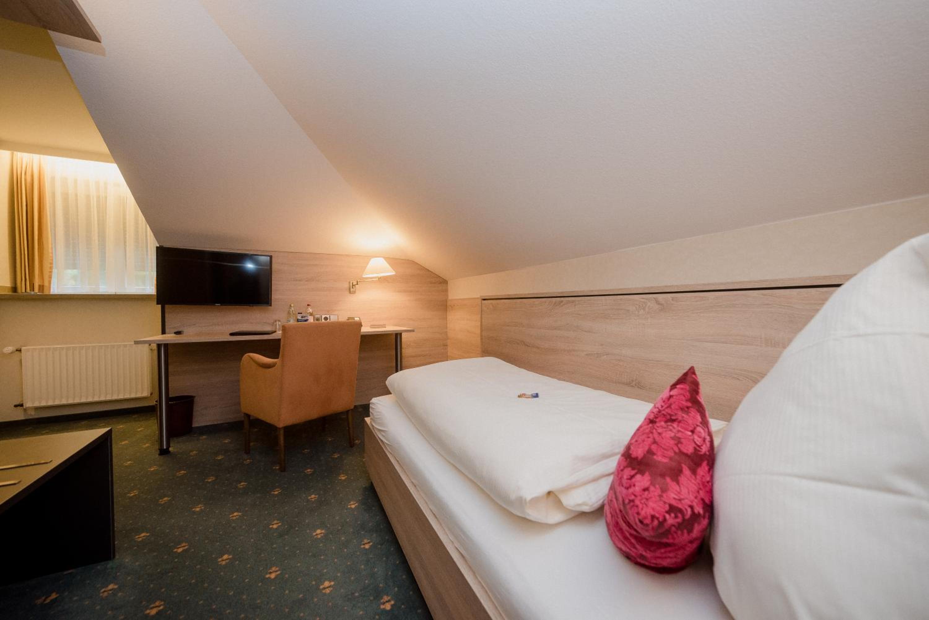 Single Room photo 3