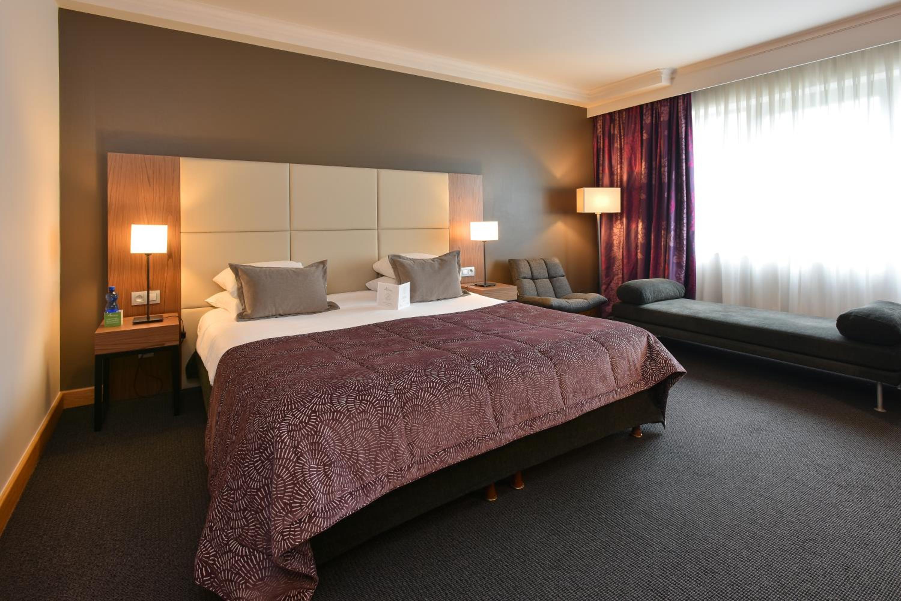 Deluxe Double Room with Bath photo 3