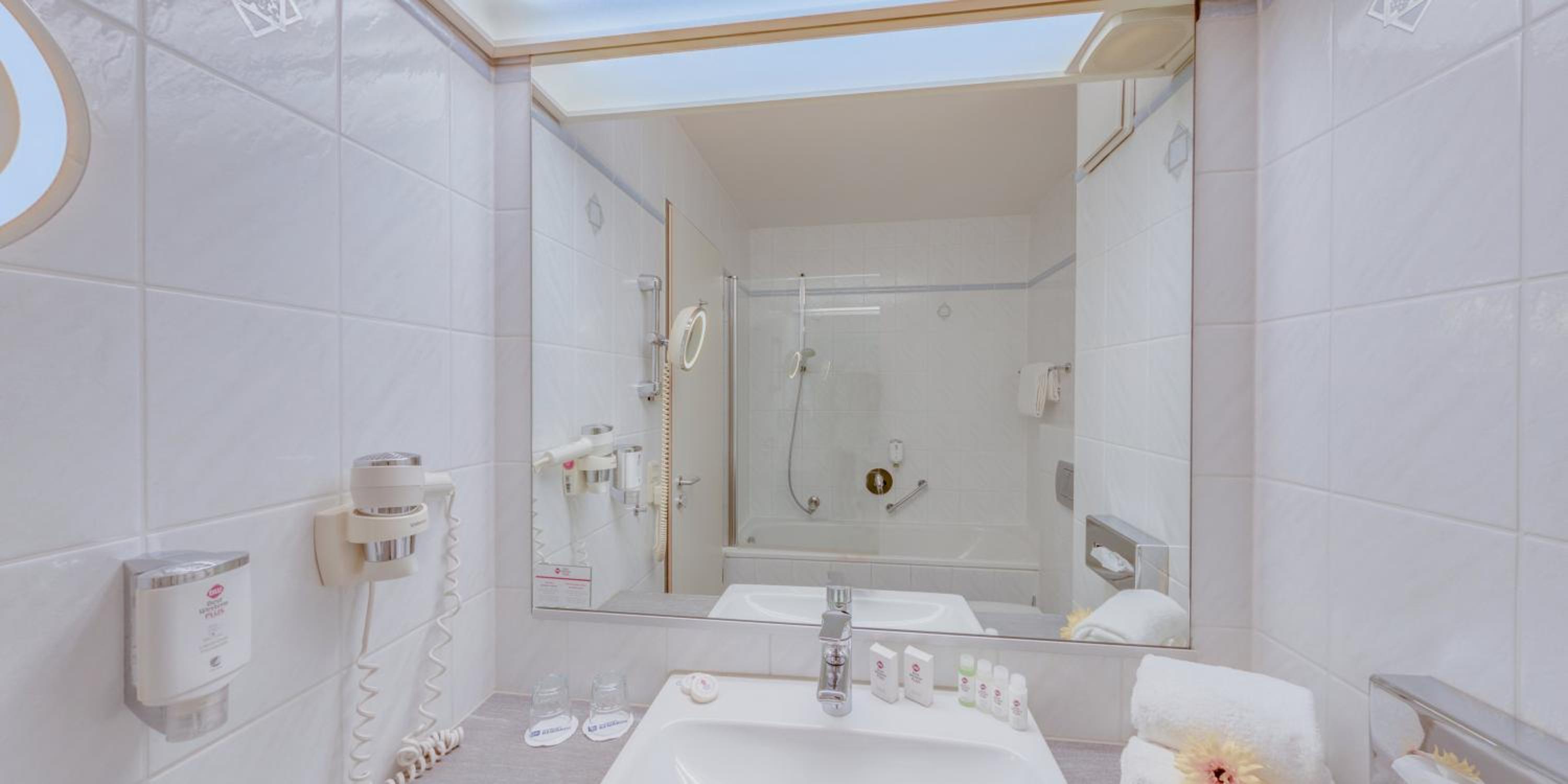 Standard Twin Room photo 2