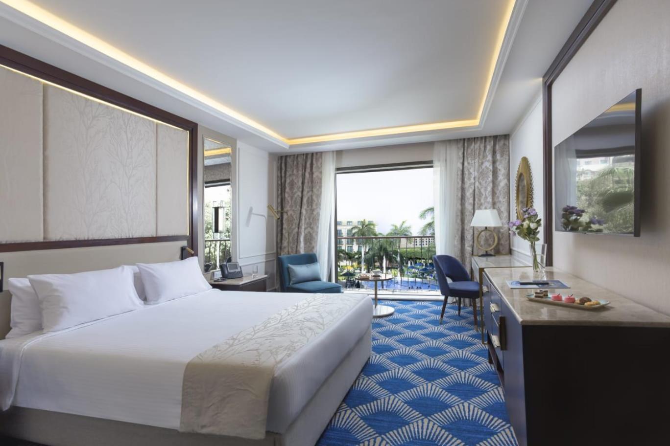 Premier Room city View