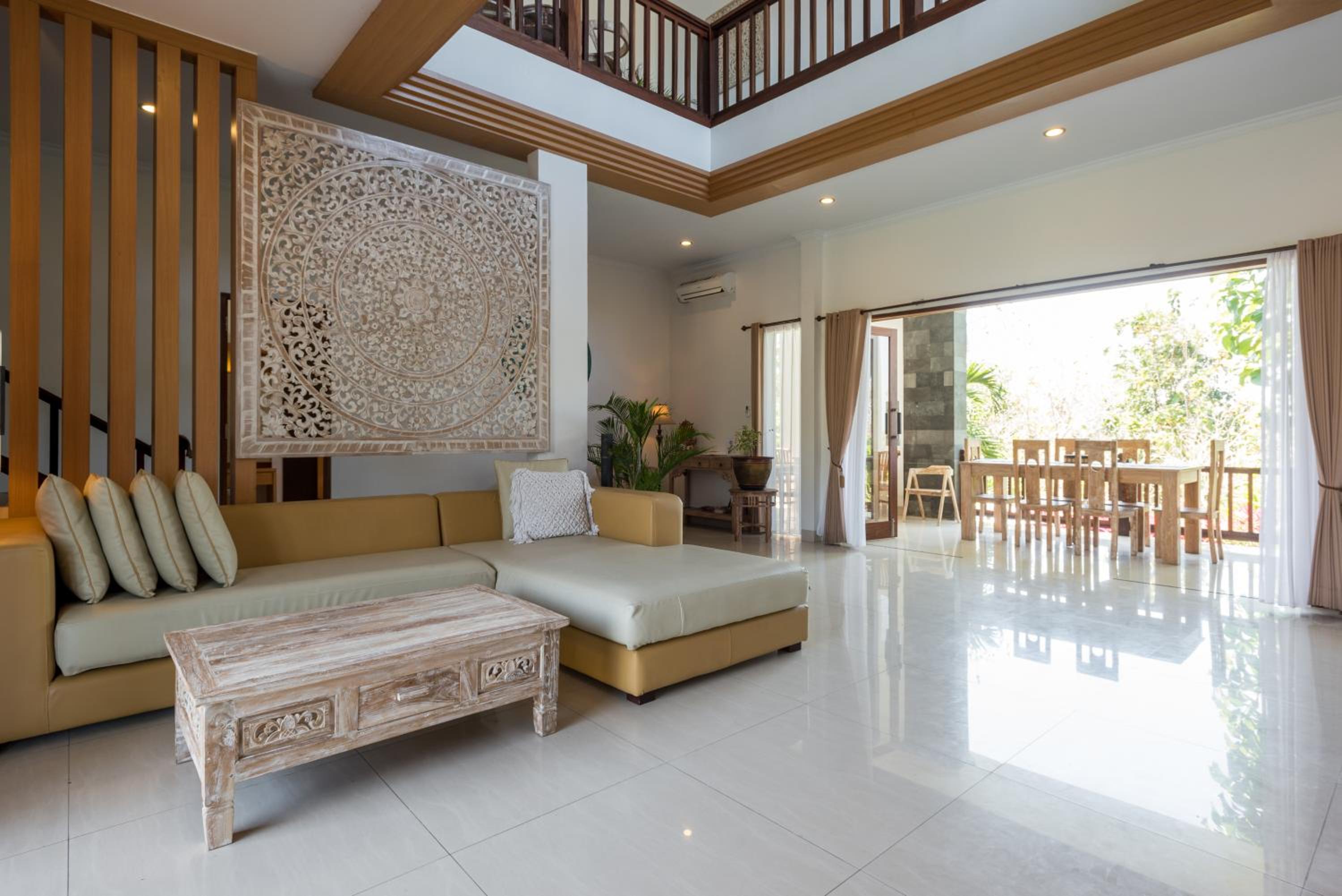 King Room with Balcony - Photo 13