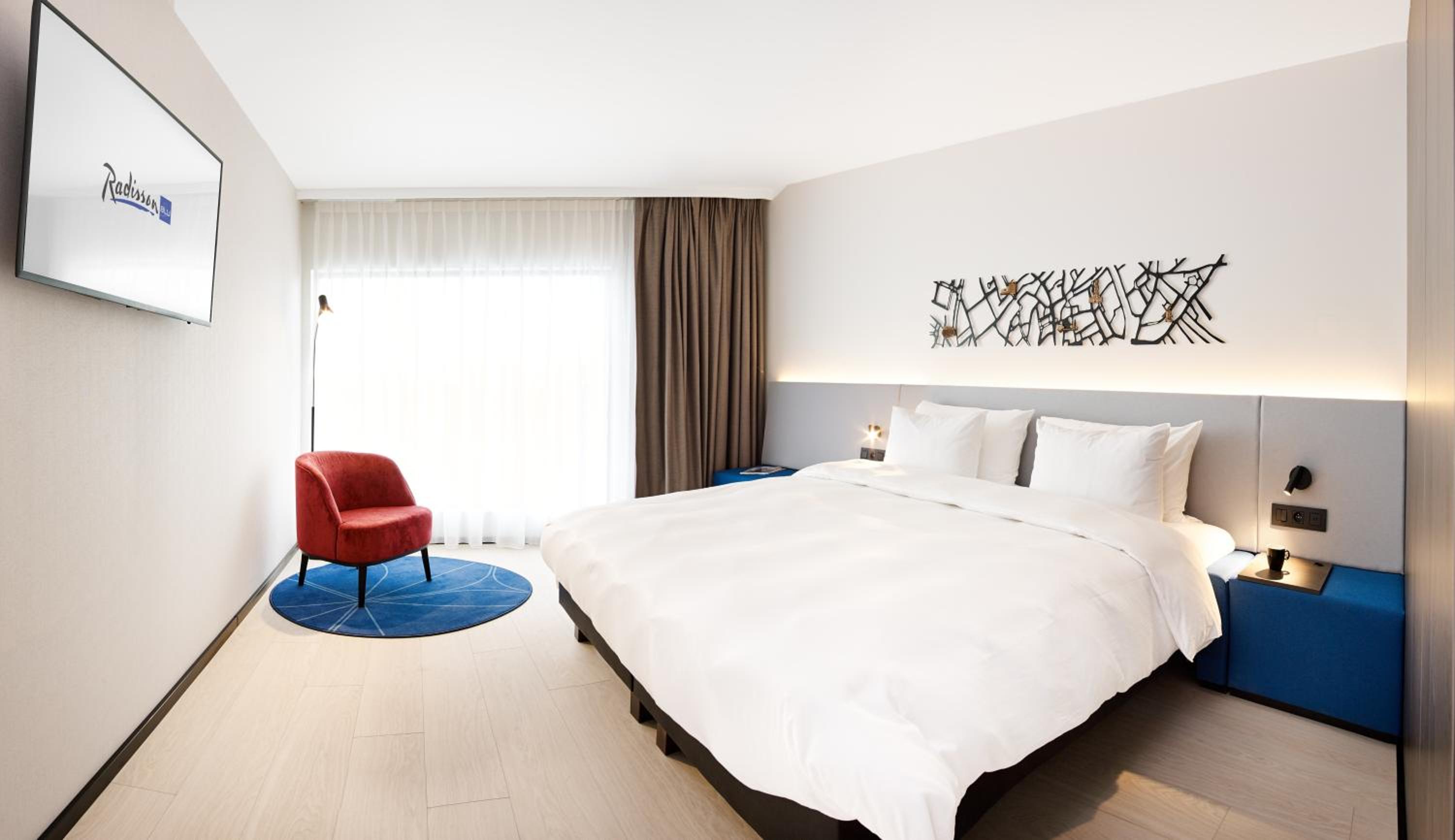 Standard Room thumbnail 5