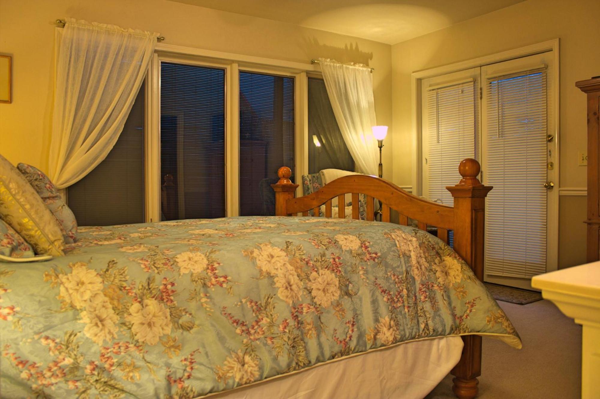 Standard Queen Room photo 3