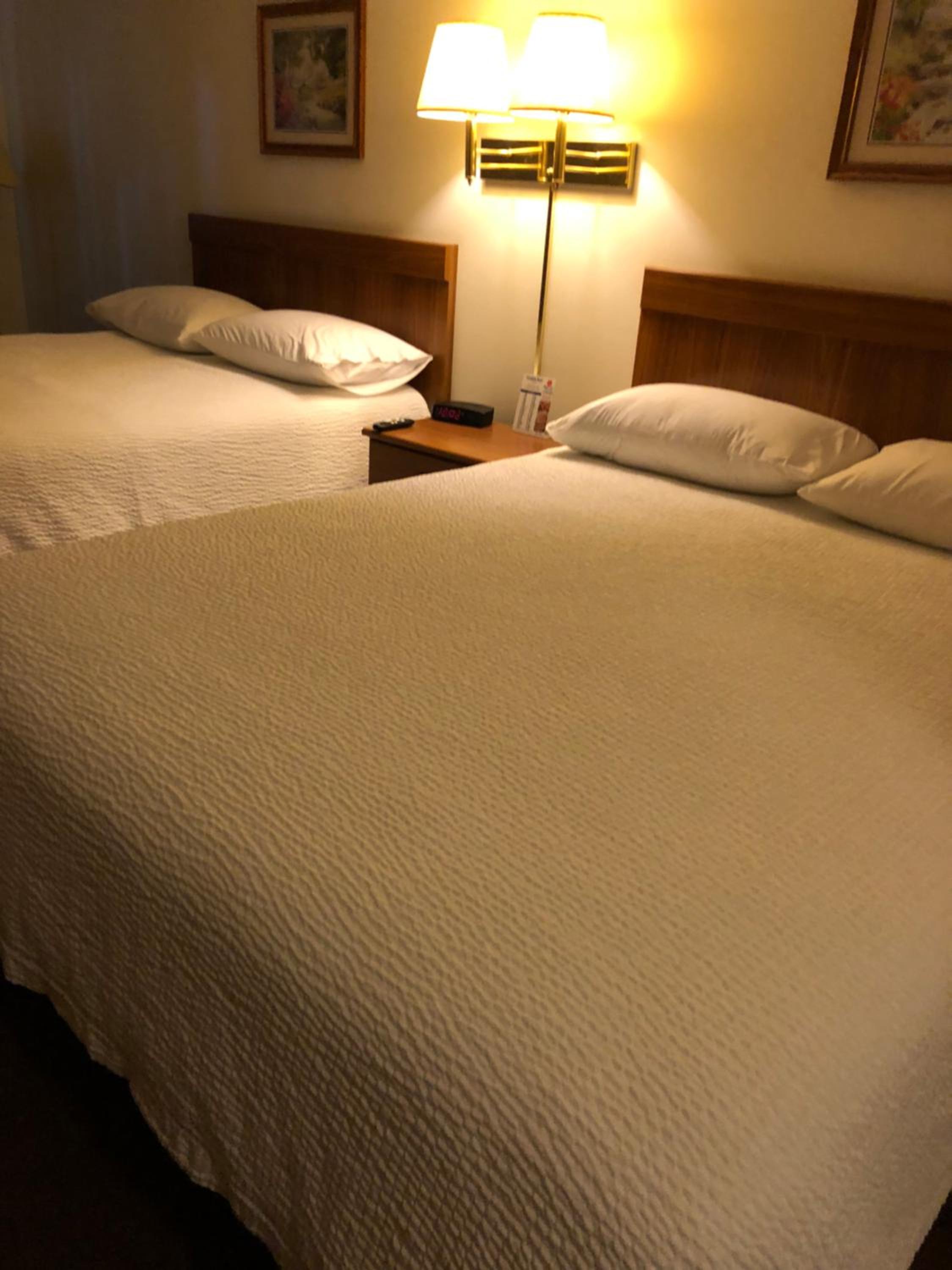 Deluxe Queen Room with Two Queen Beds photo 1