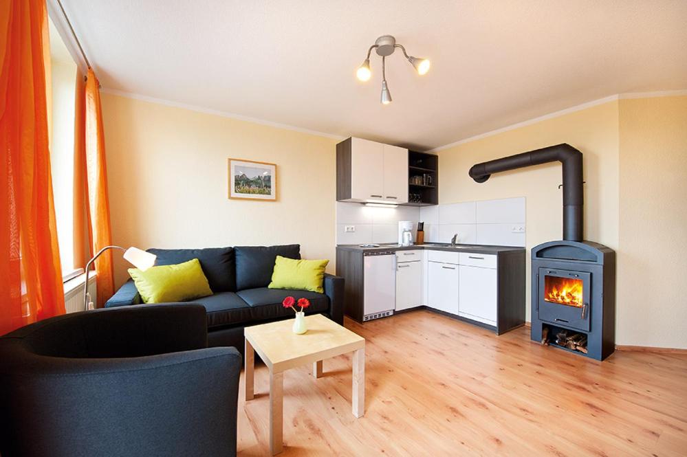 Apartment with Mountain View - Photo 5