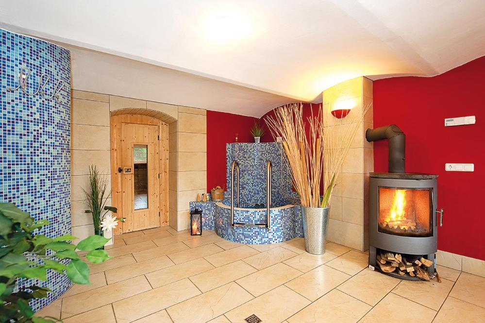 Apartment with Mountain View - Photo 3