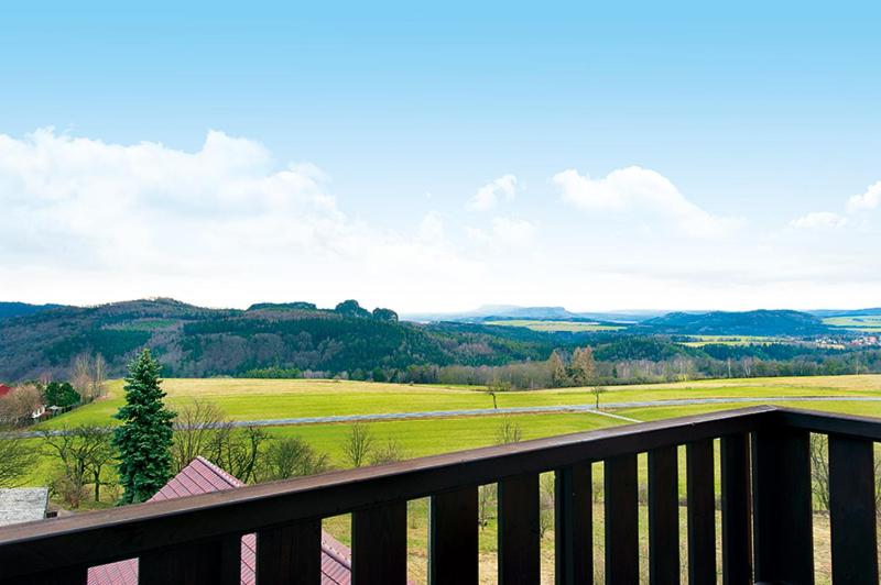 Apartment with Mountain View - Photo 15