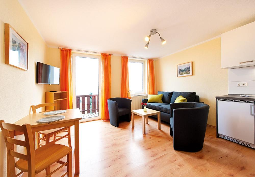 Apartment with Mountain View - Photo 18