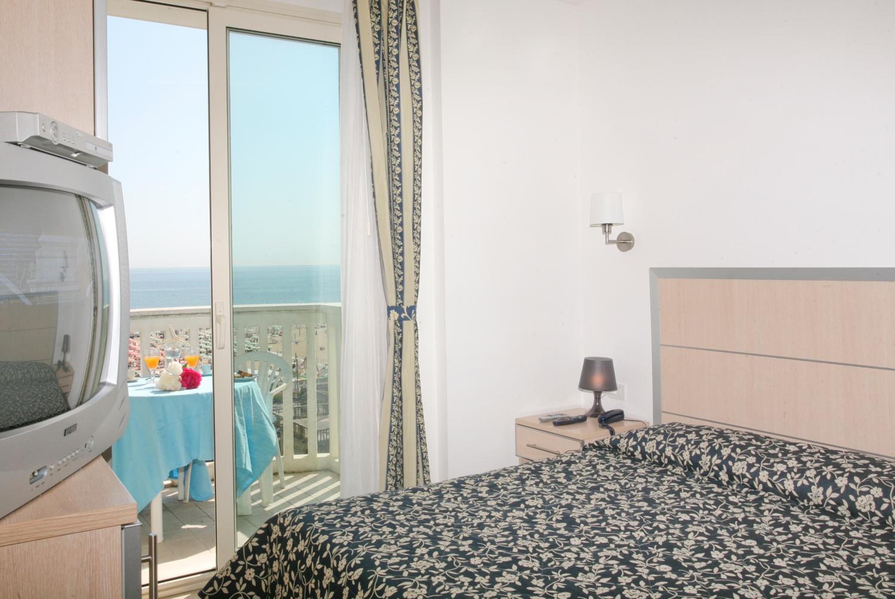 Suite (4 Adults) - Photo 1