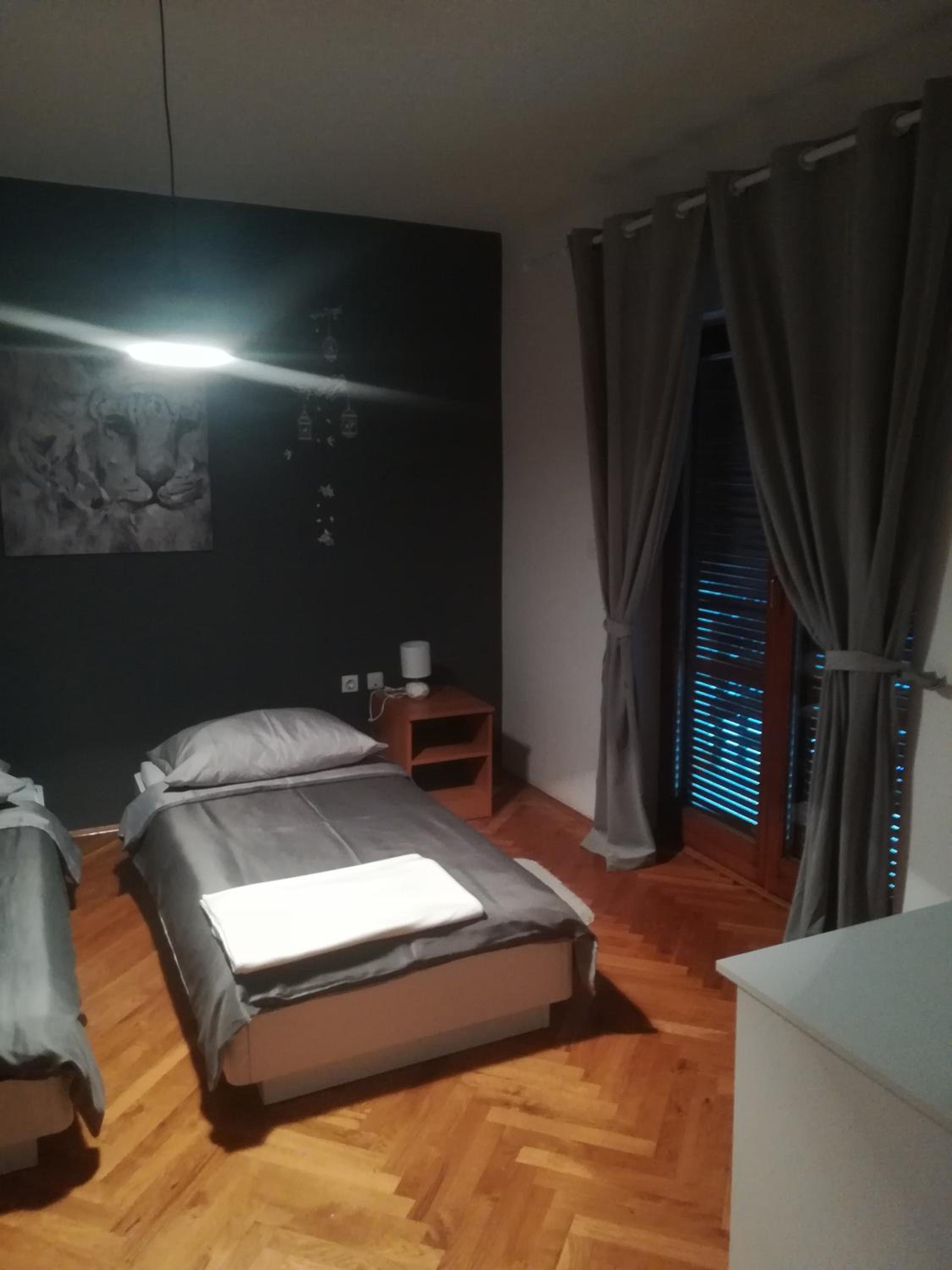 One-Bedroom Apartment - Photo 8
