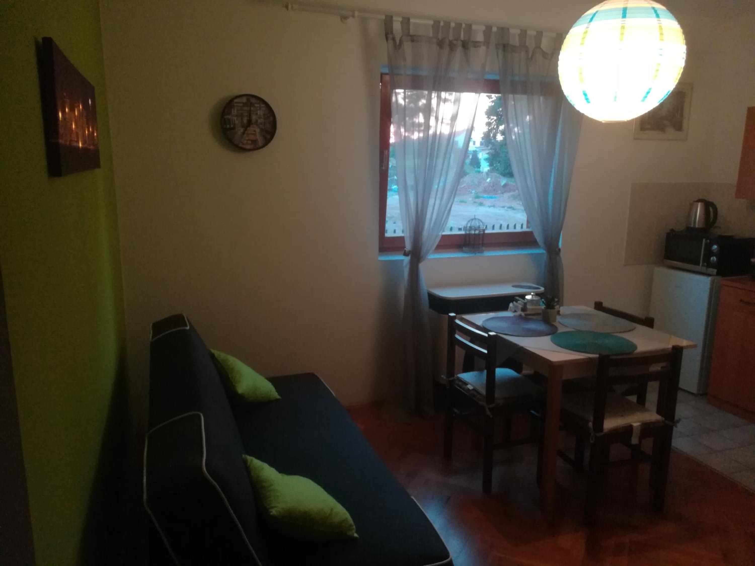 One-Bedroom Apartment - Photo 4