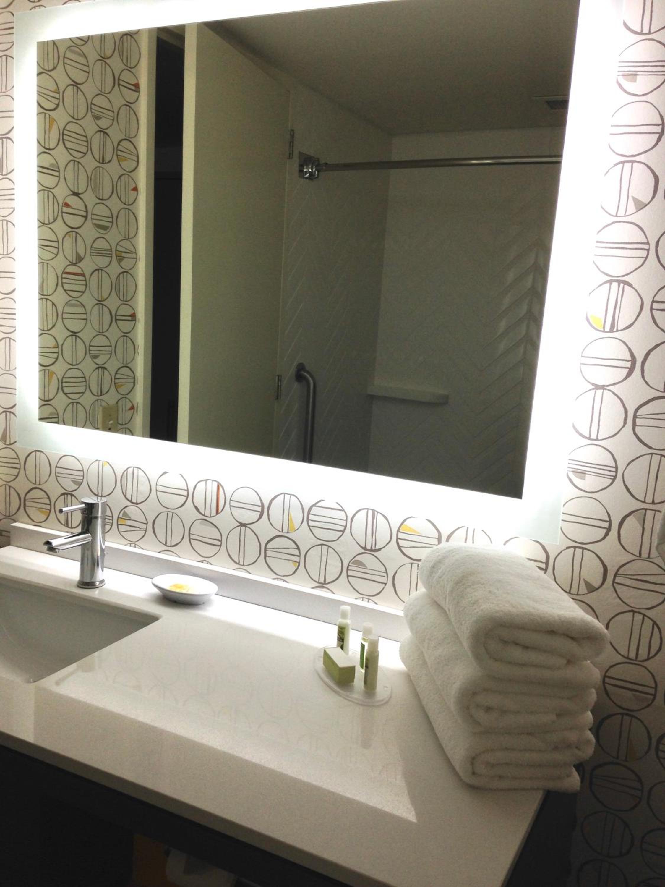 Standard King Room - Photo 2