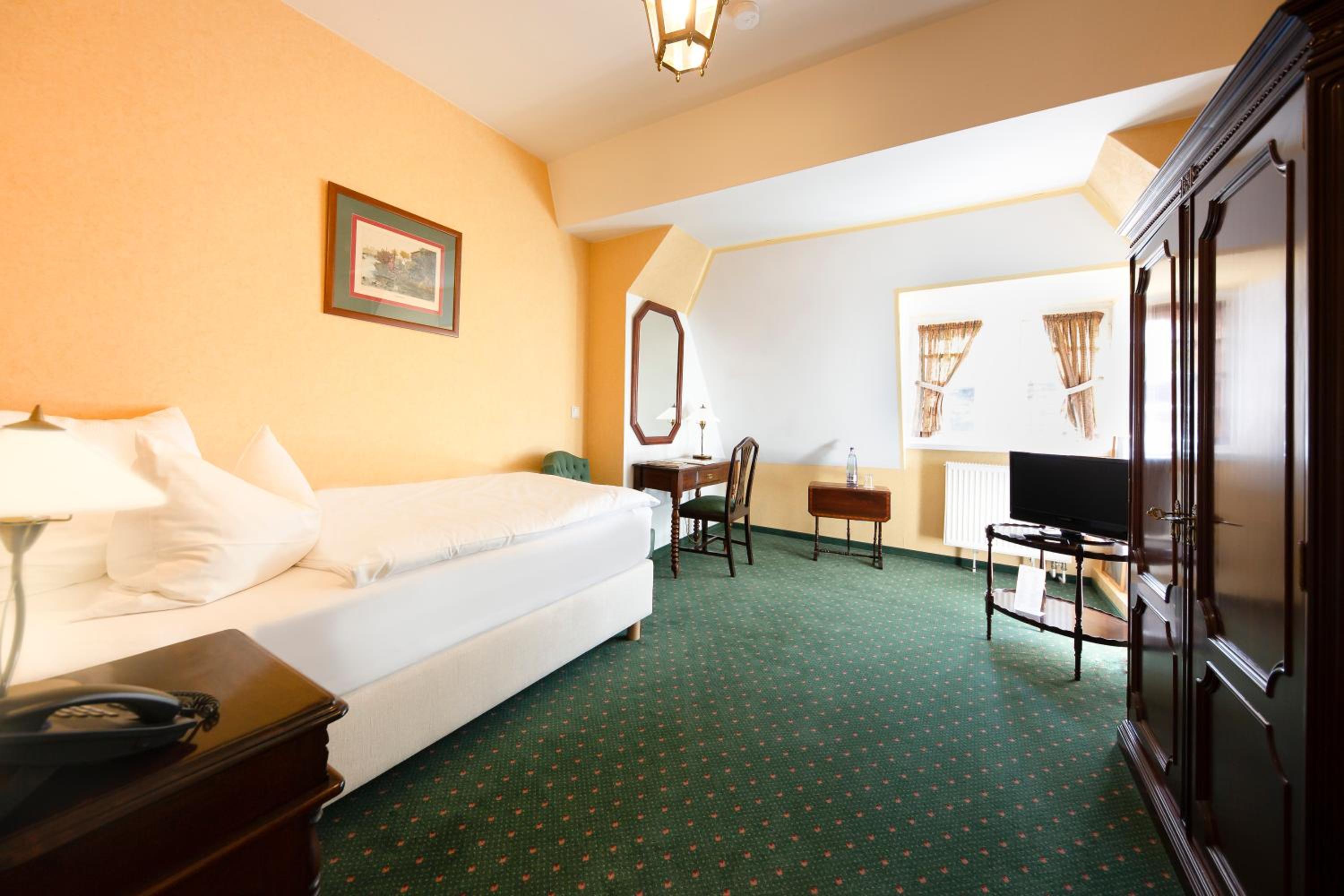 Standard Single Room