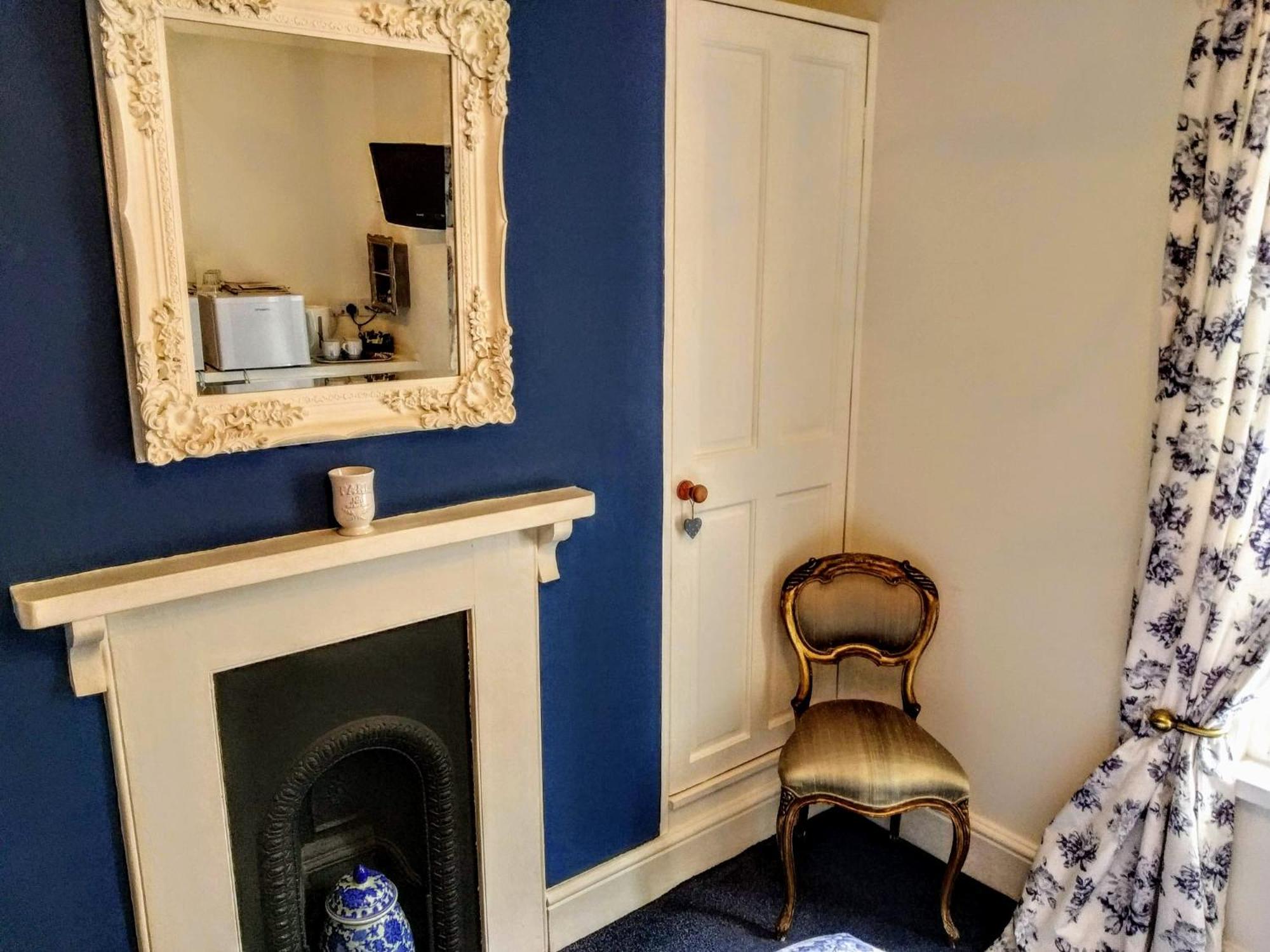 Superior Double Room with Shower photo 3