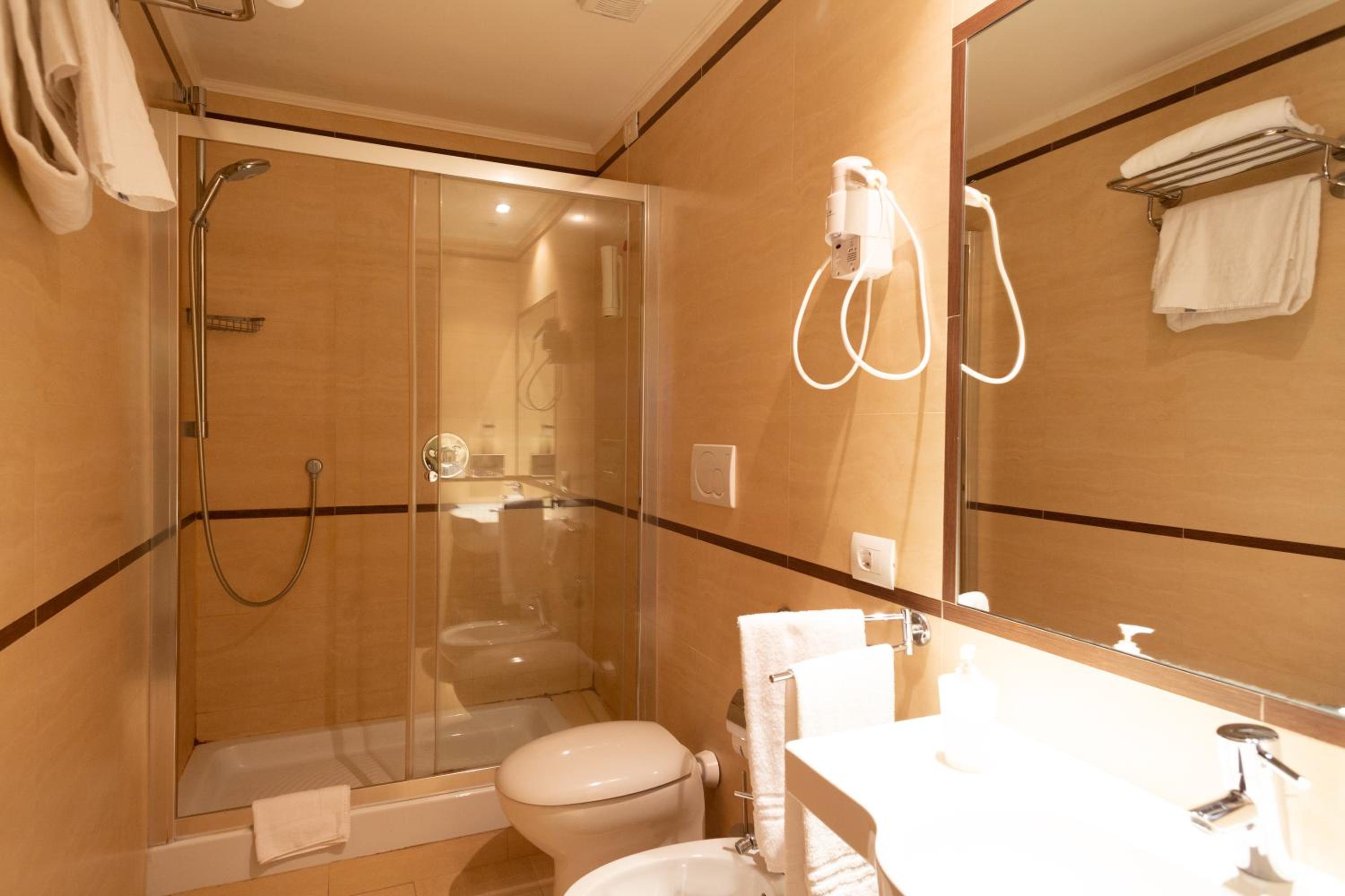 Double Room (1 Adult) photo 3