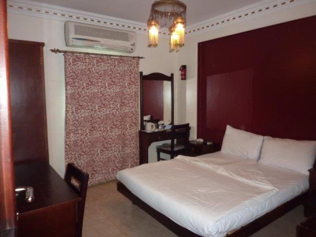 Deluxe Double or Twin Room with City View - Photo 4