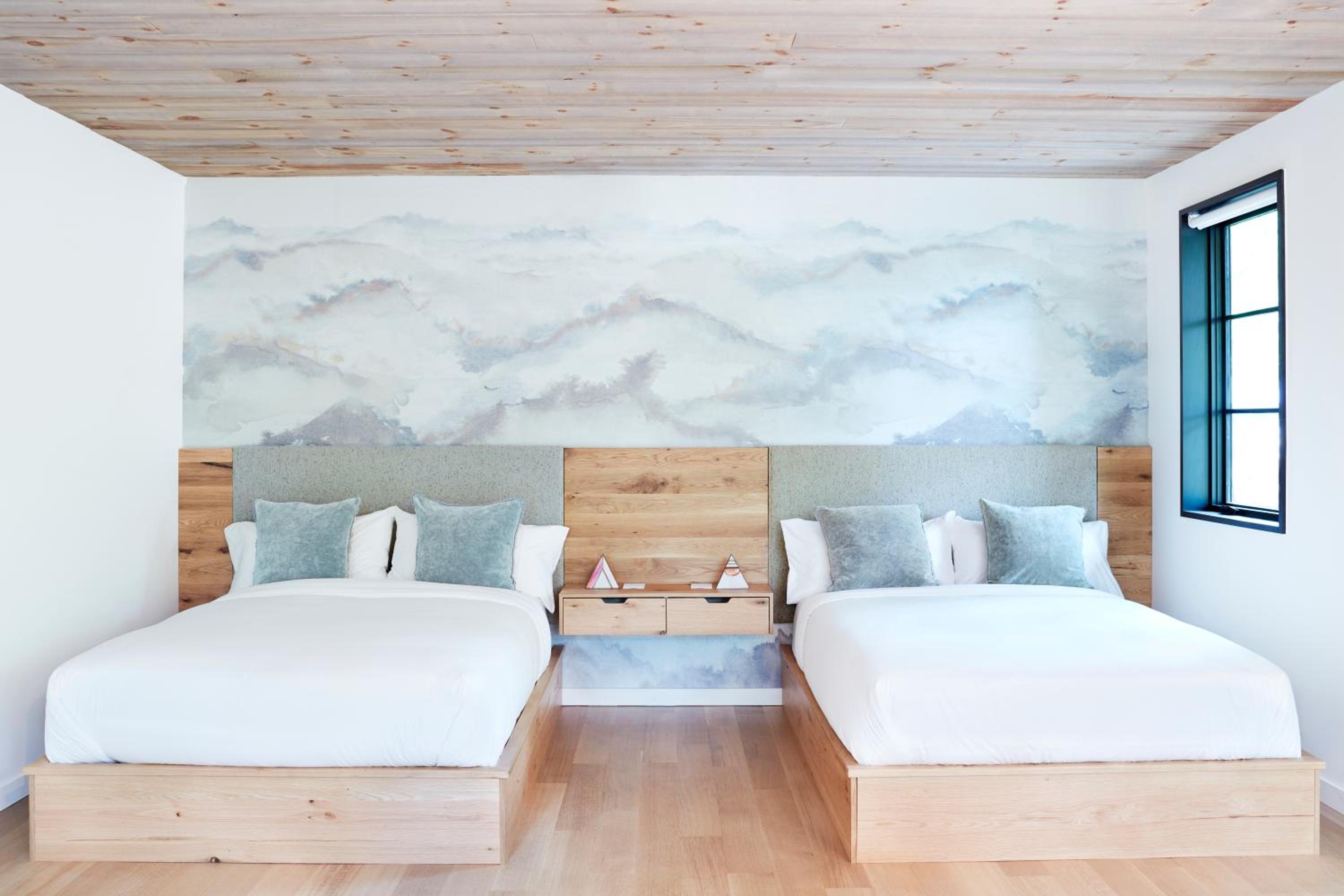 Quadruple Room with Balcony - Photo 1