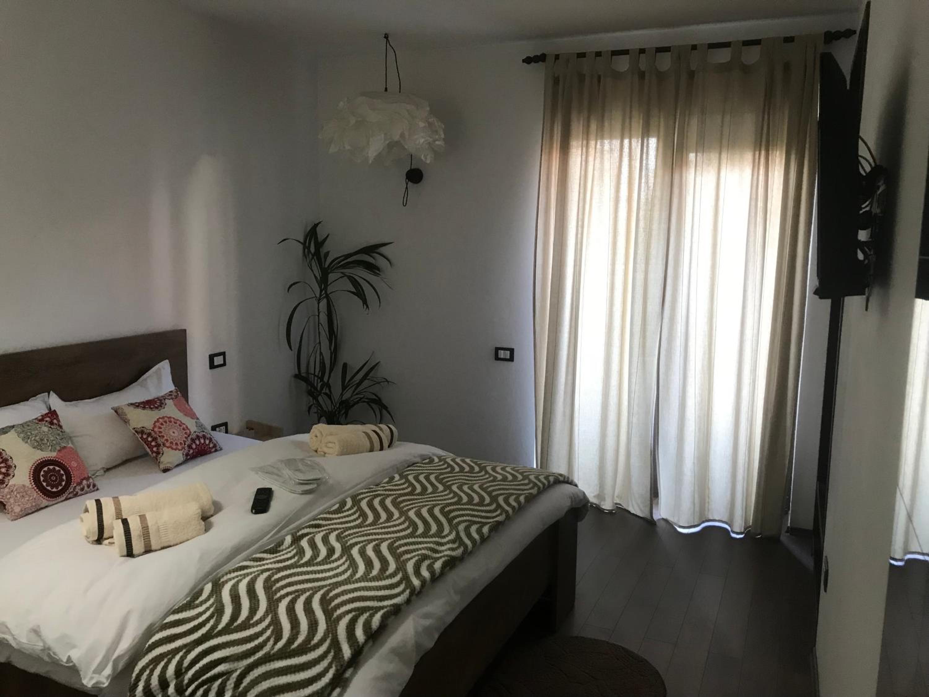 Comfort Double Room with Balcony - Photo 3