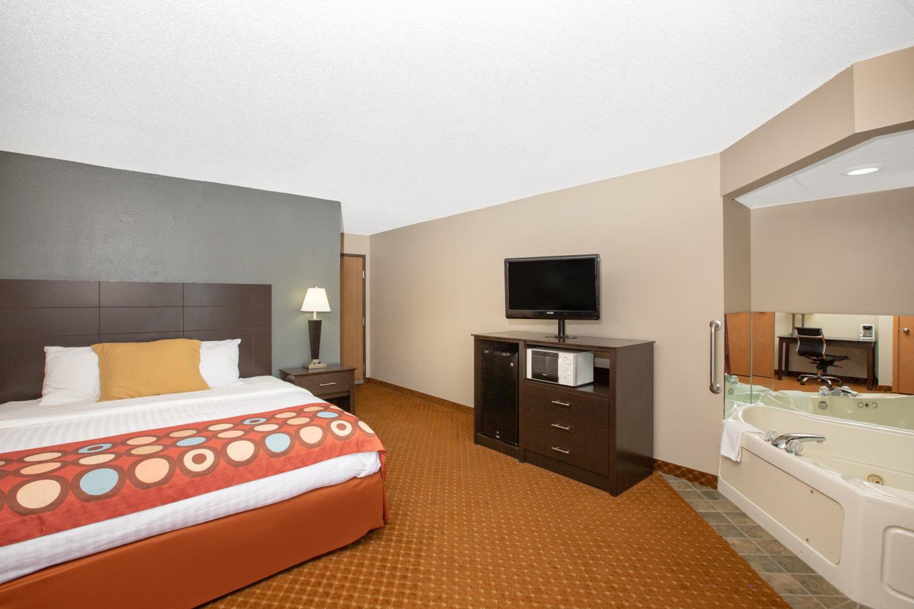 King Studio Suite - Non-Smoking - Photo 2