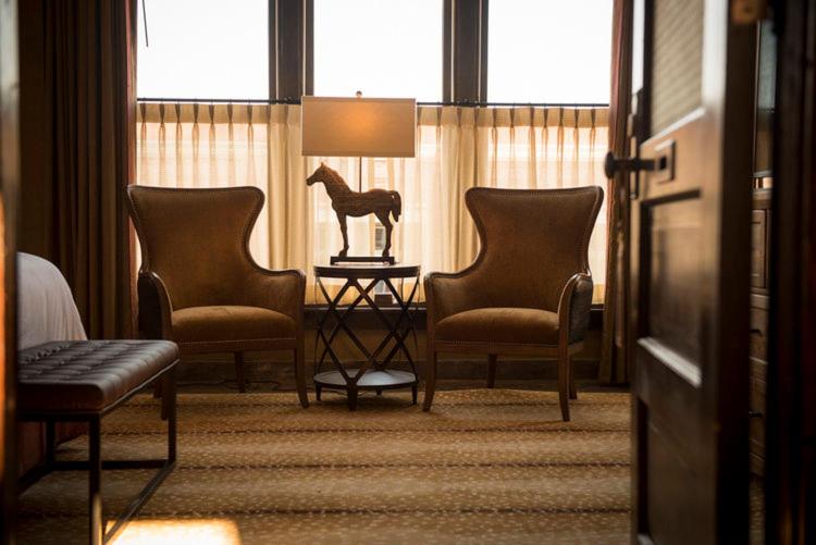 Deluxe King Suite photo 1