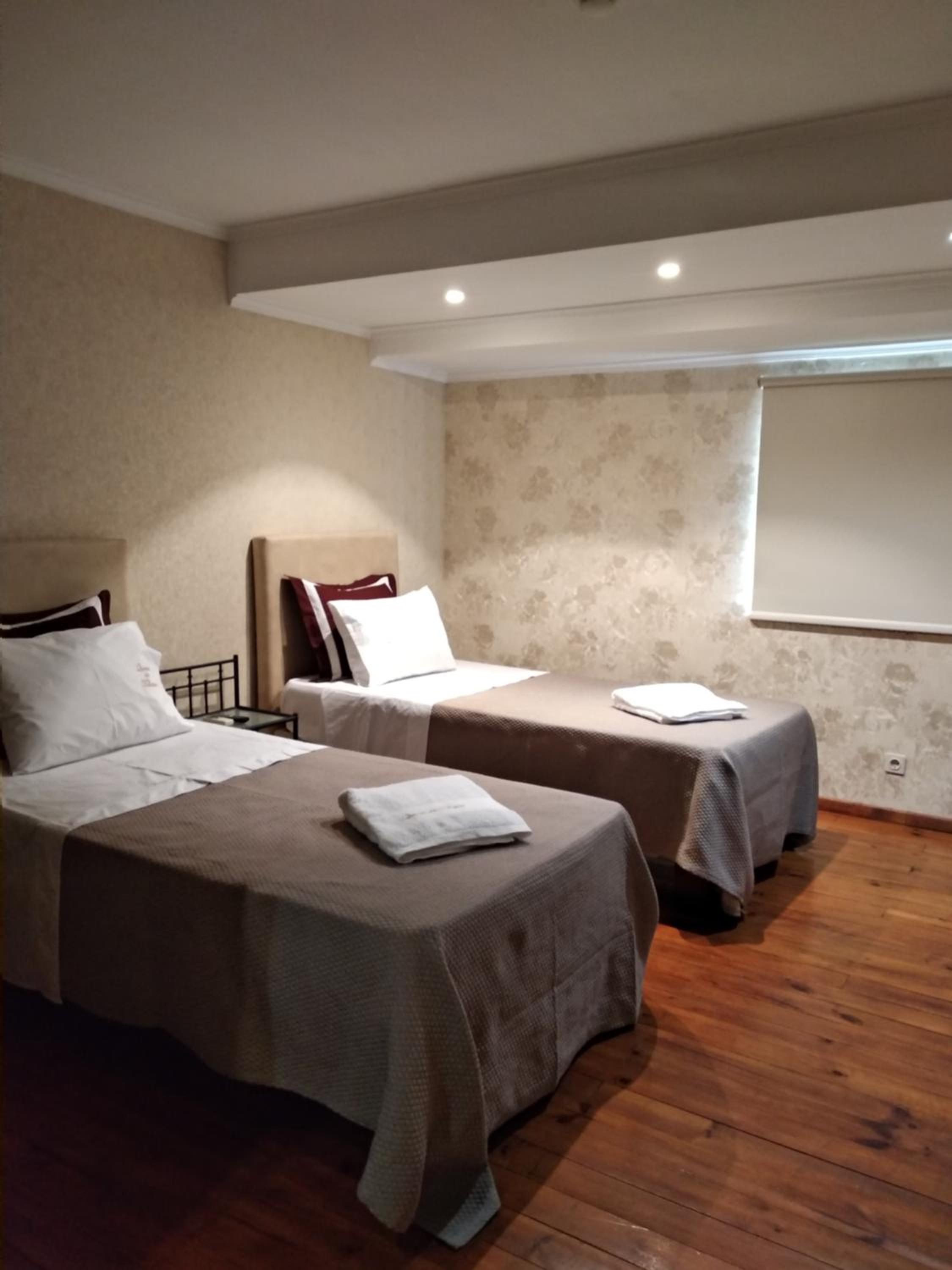 Zweibettzimmer mit Bergblick