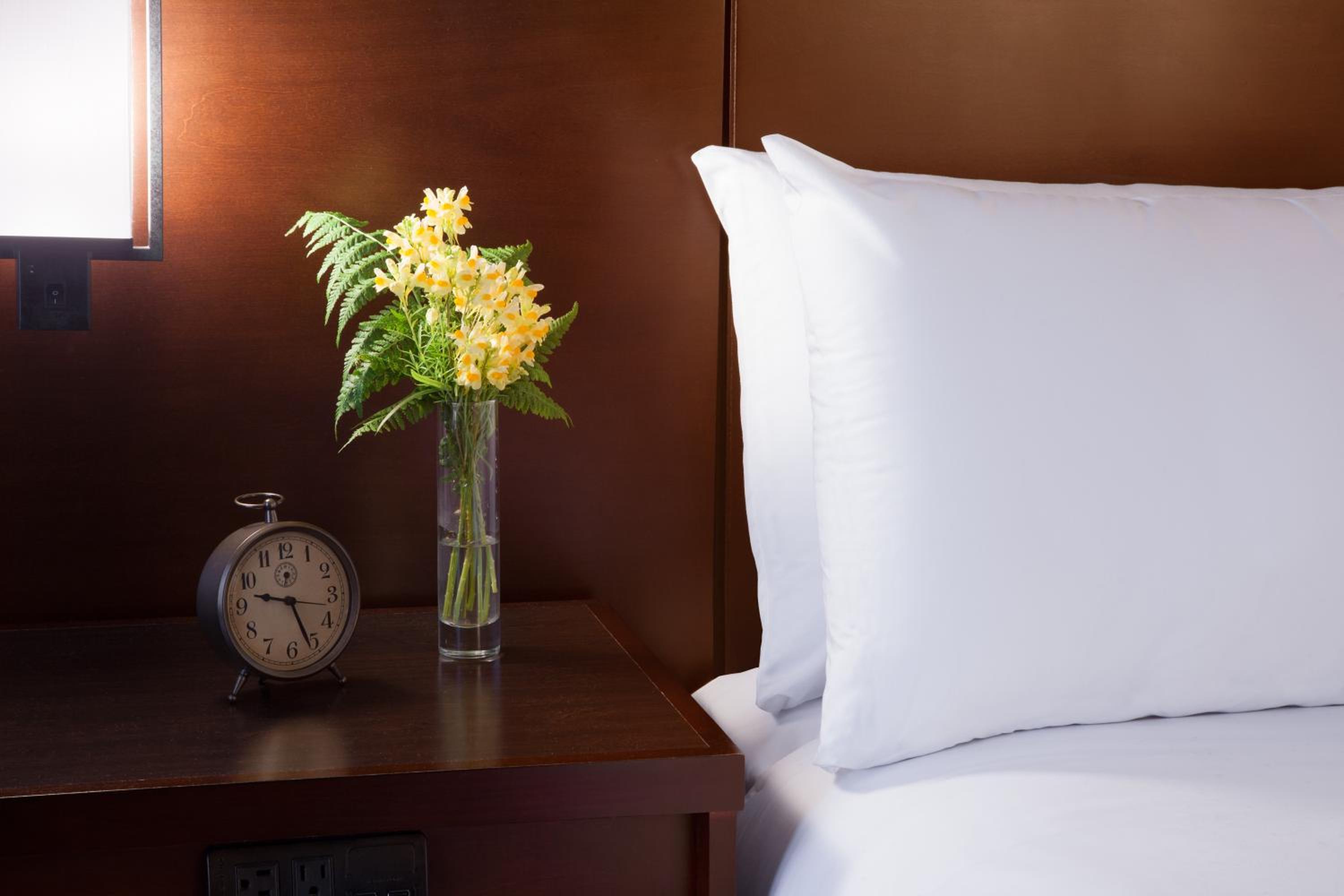 Deluxe King Room - Photo 2