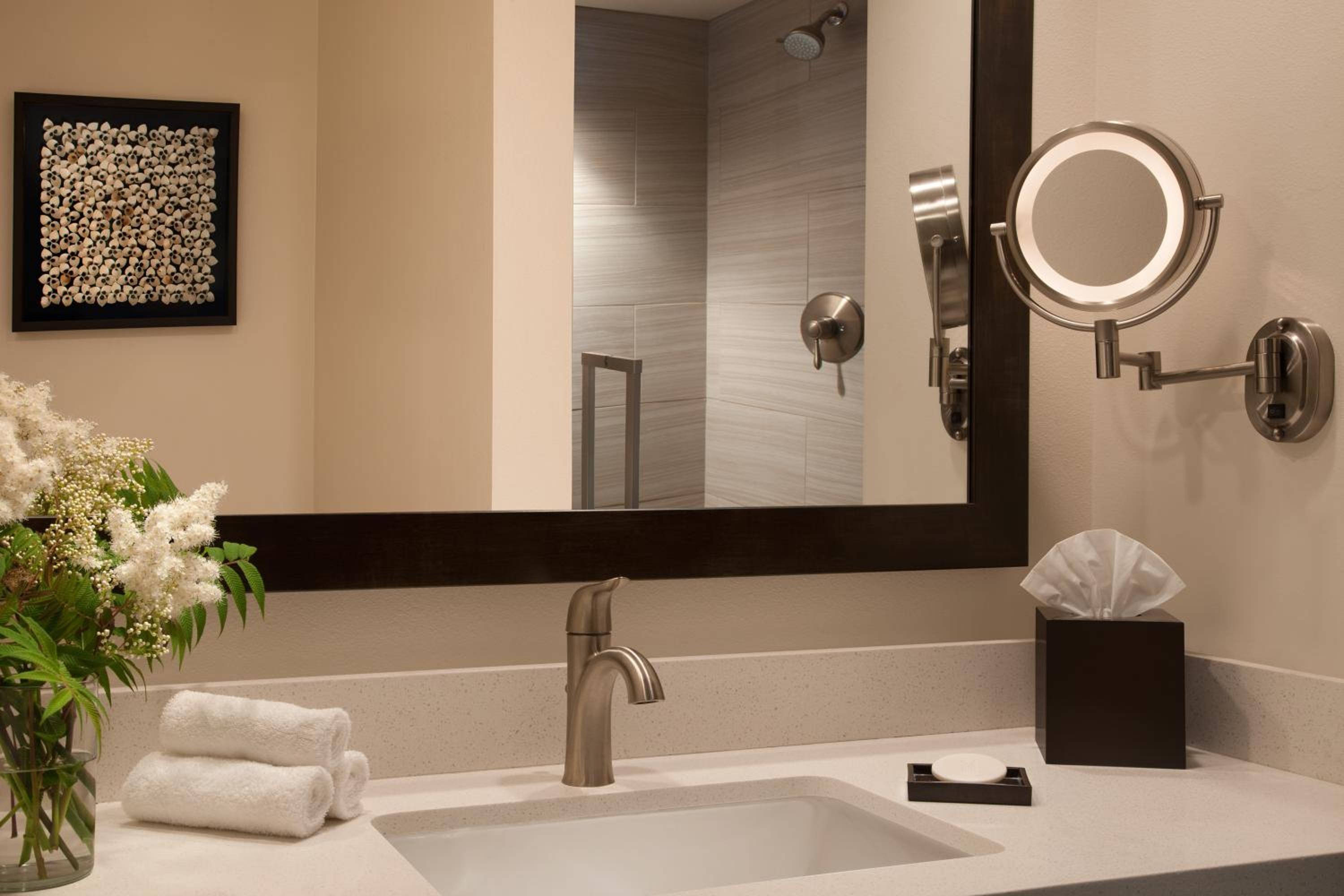 Deluxe King Room - Photo 3