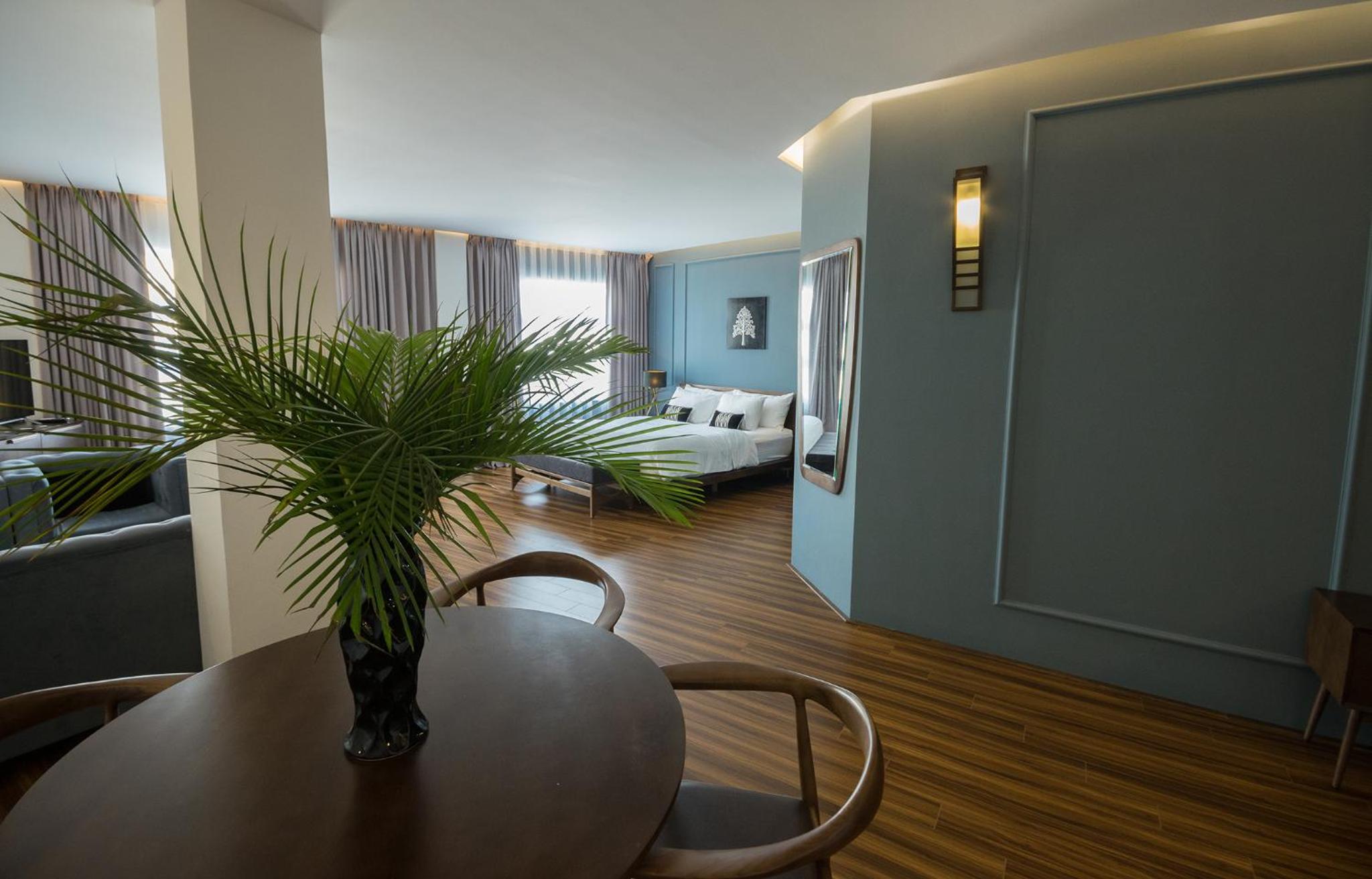 Premier Double or Twin Room with City View - Photo 3
