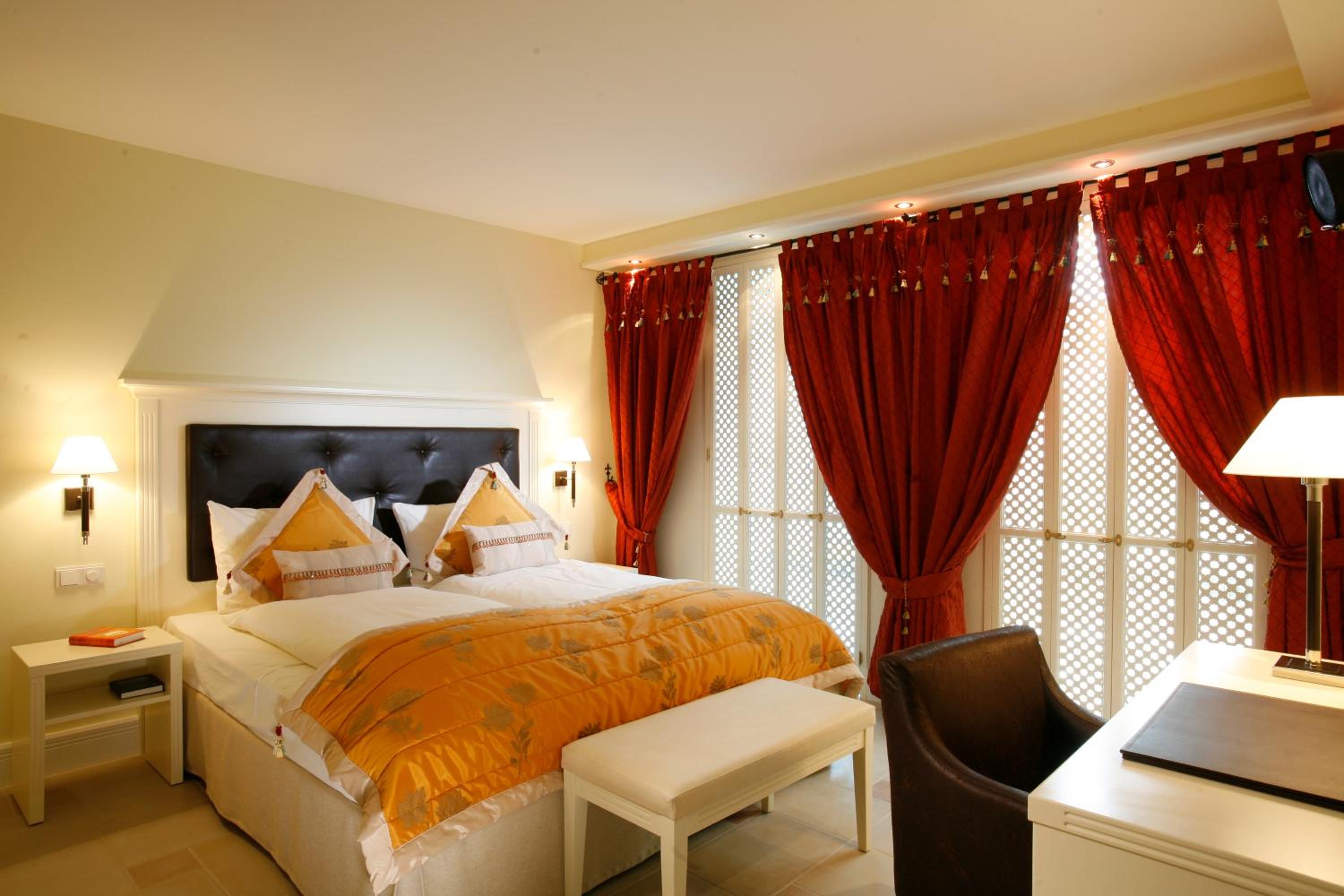 One-Bedroom Apartment - Photo 1