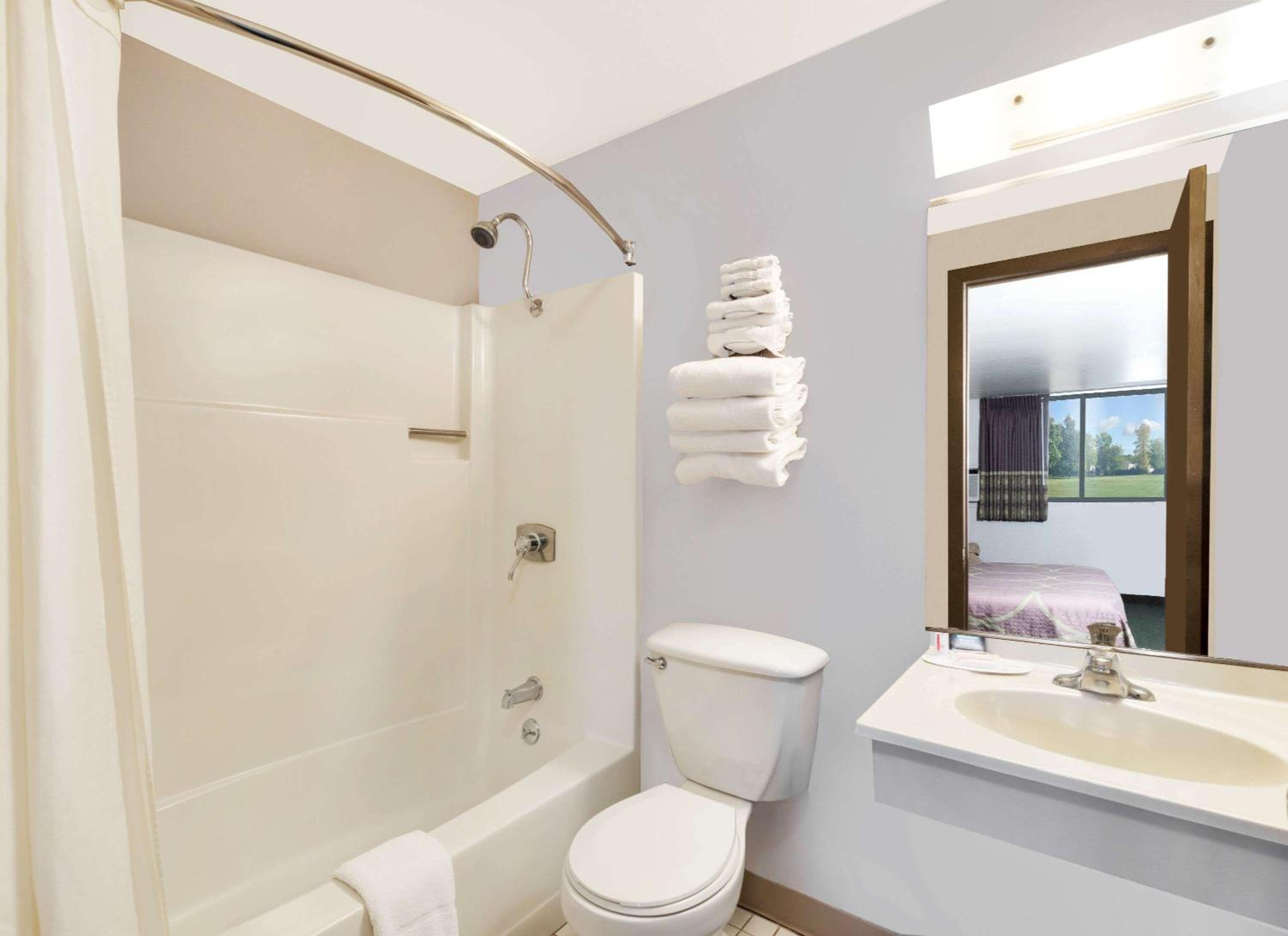 King Room with Spa Bath photo 3
