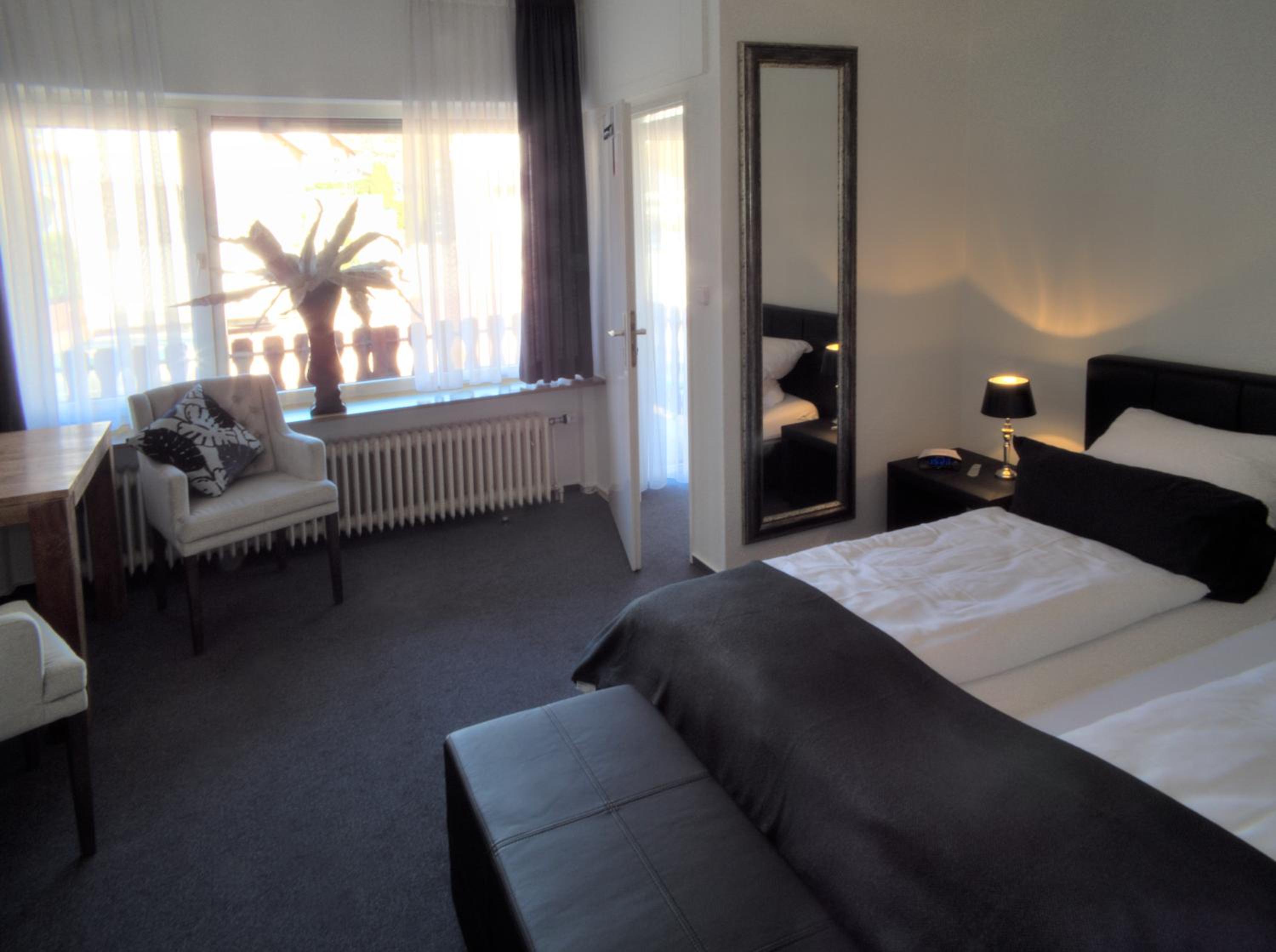Comfort Double Room with Waterbed and Balcony photo 2