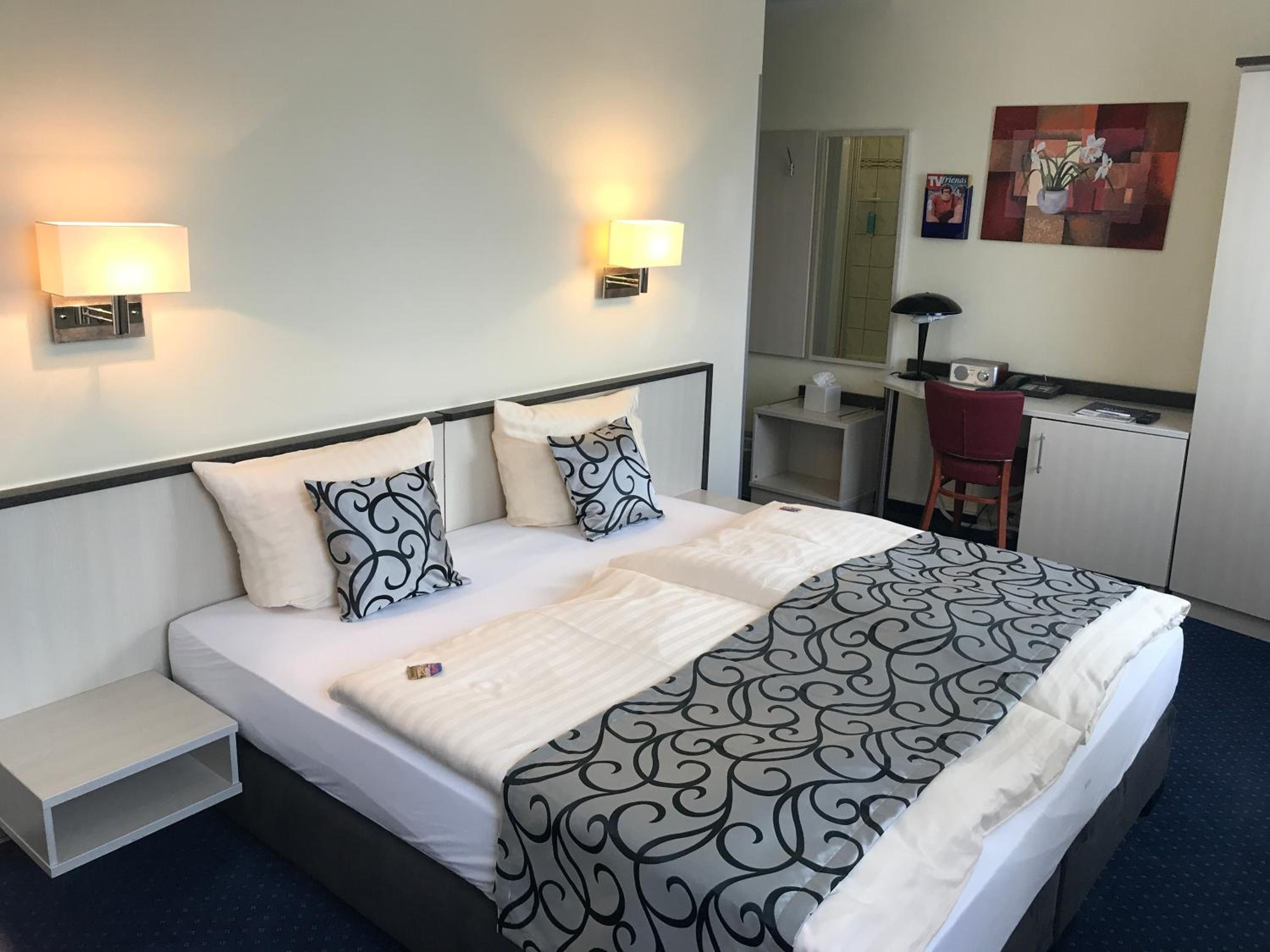 Double Room with Balcony photo 2