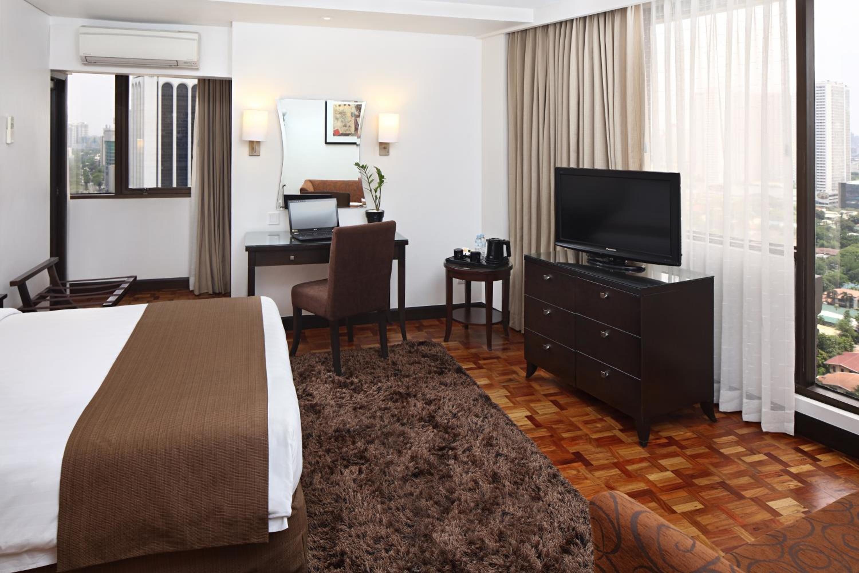 Executive Deluxe Queen Room - Photo 3