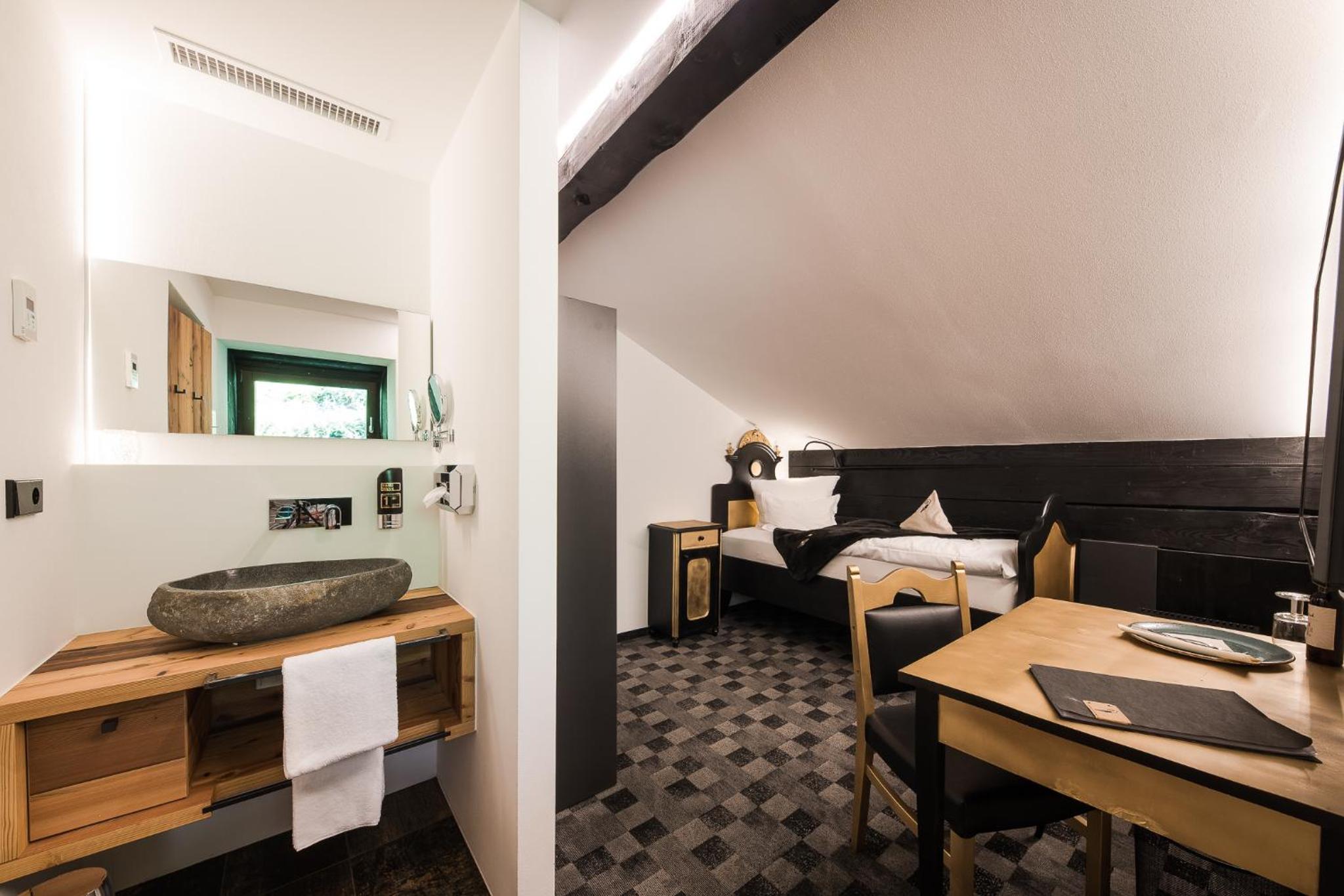 Single Room photo 1