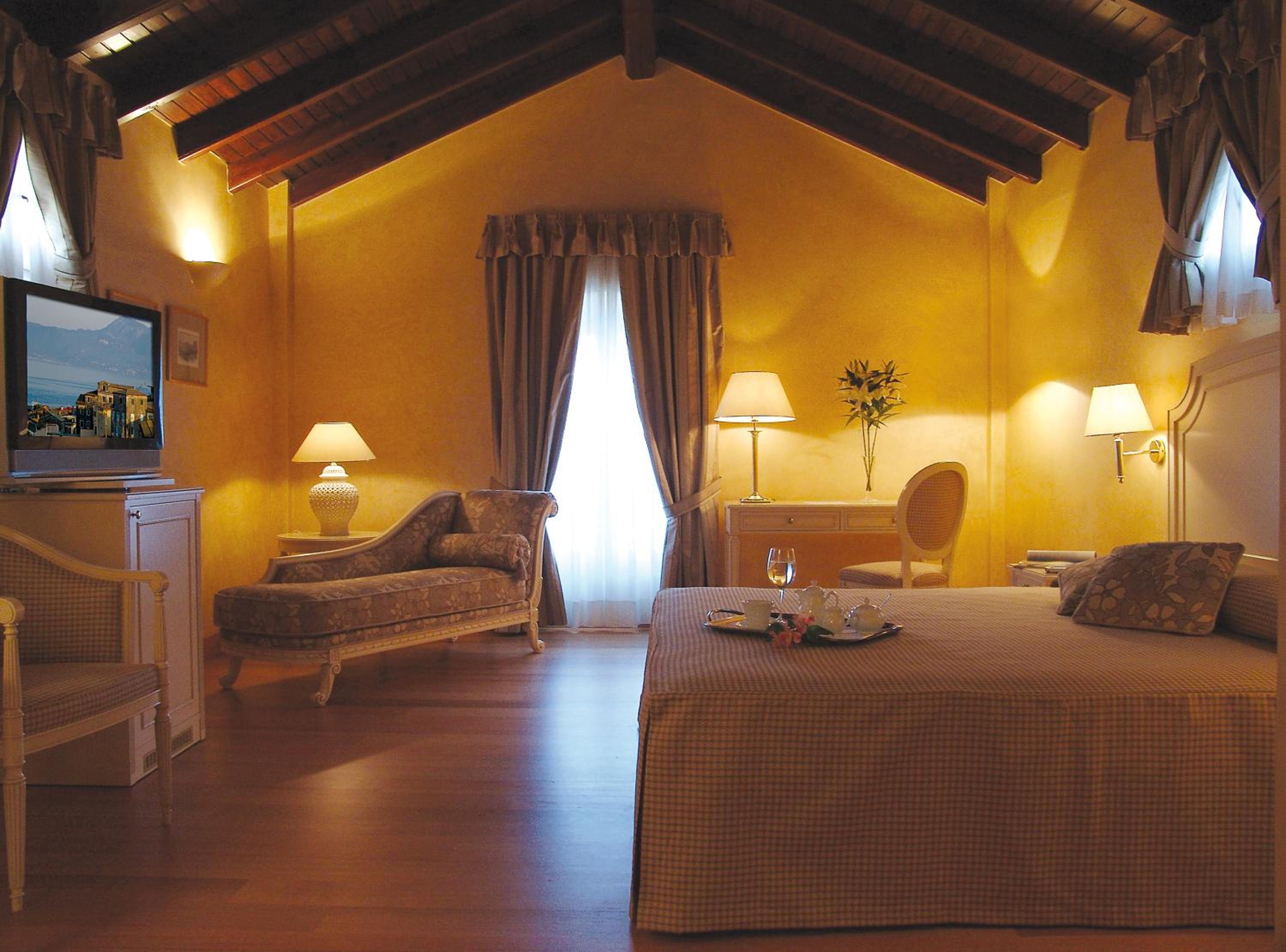 Suite with Fortress View - Photo 3
