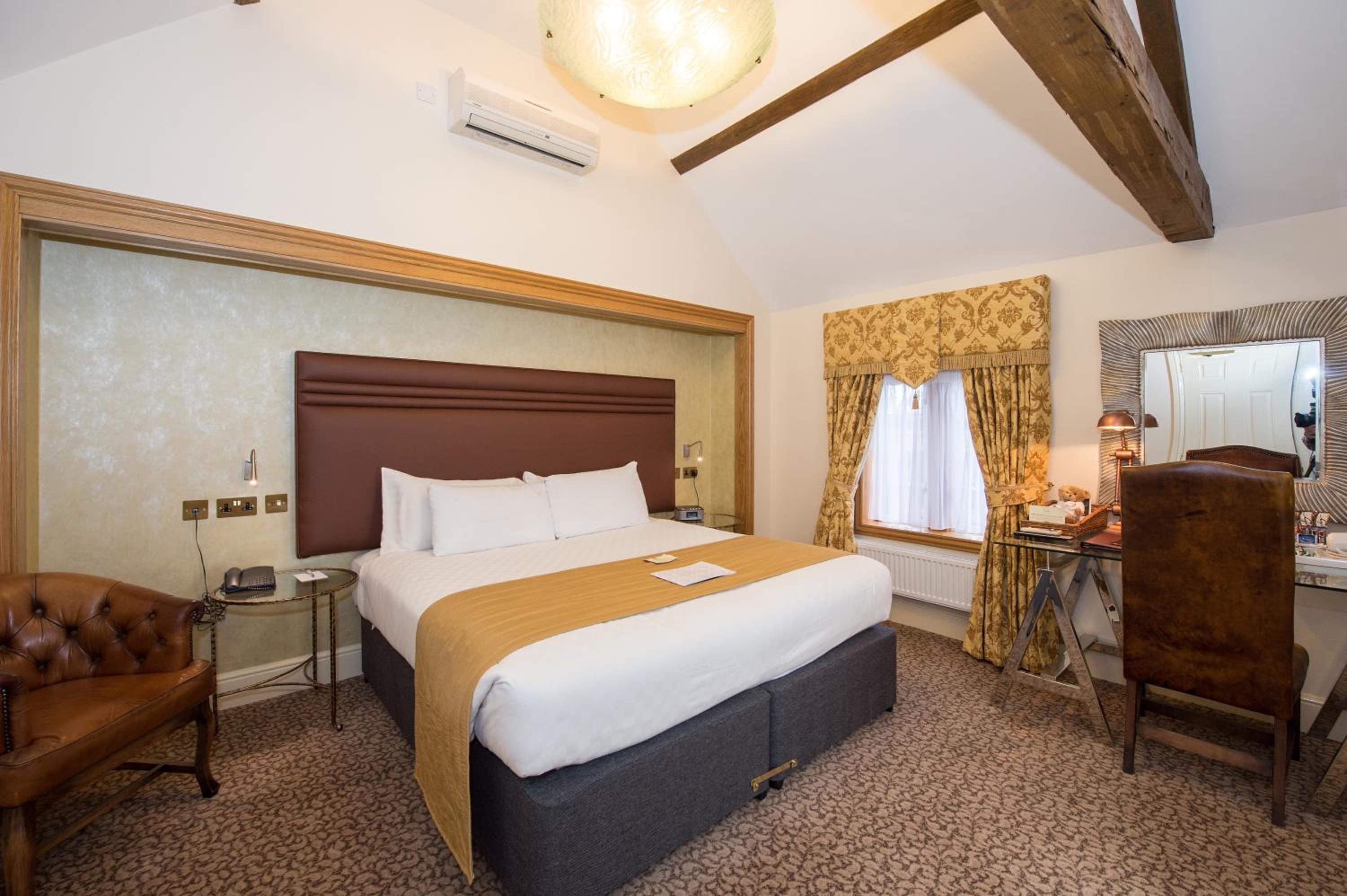 Standard Double Room - Non-Smoking - Photo 8