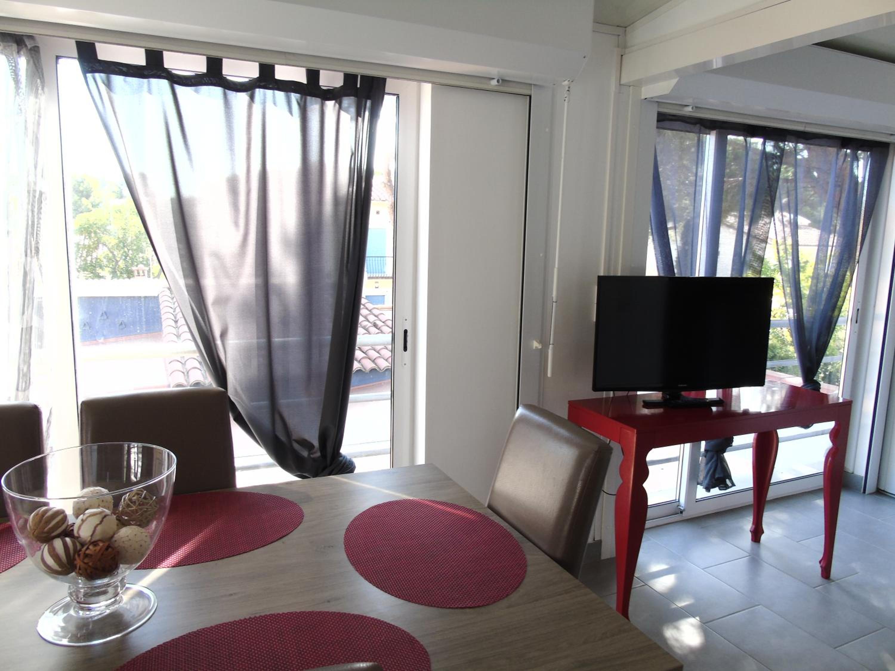 Apartment photo 2