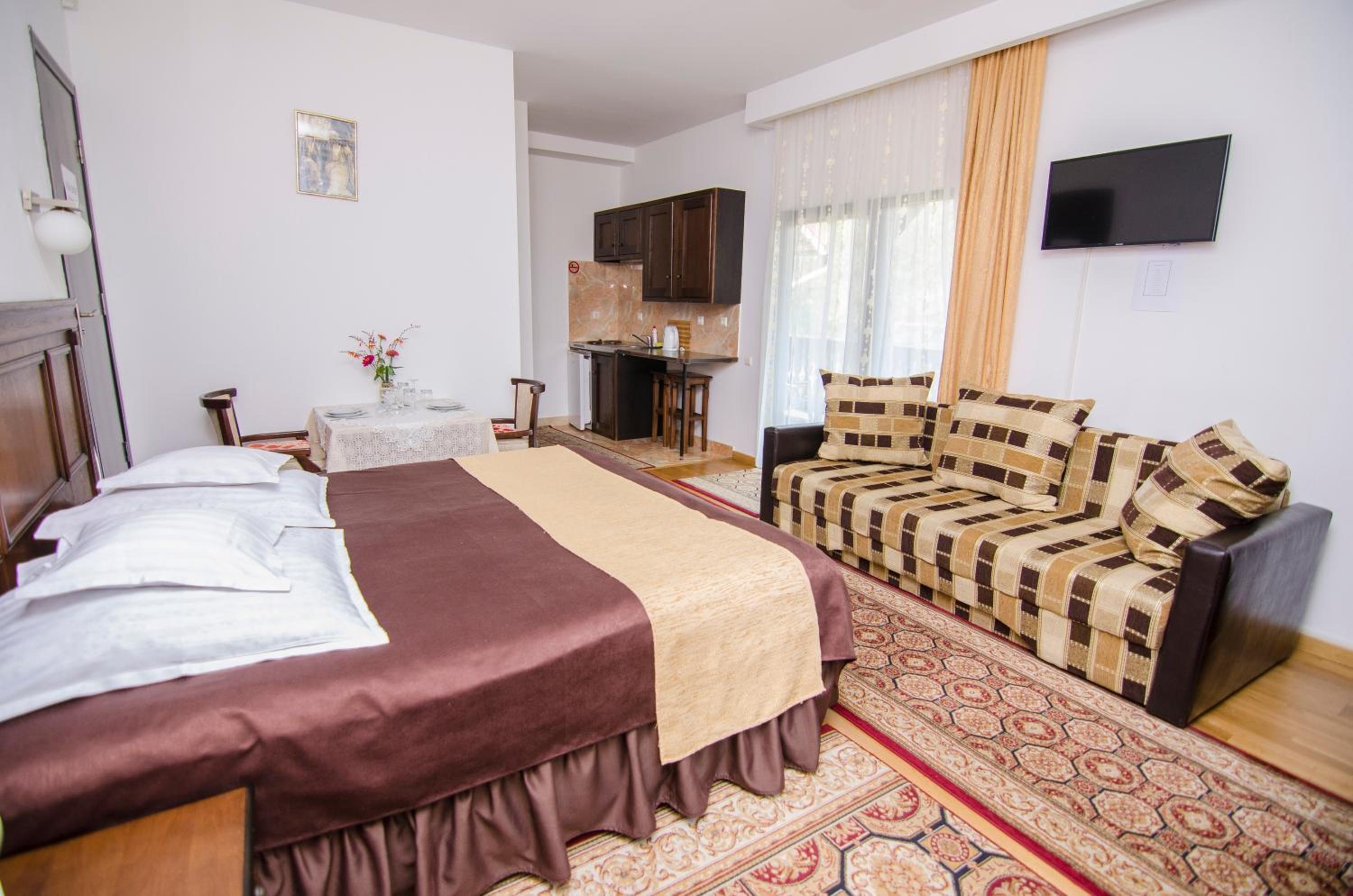 Twin Room - Photo 2
