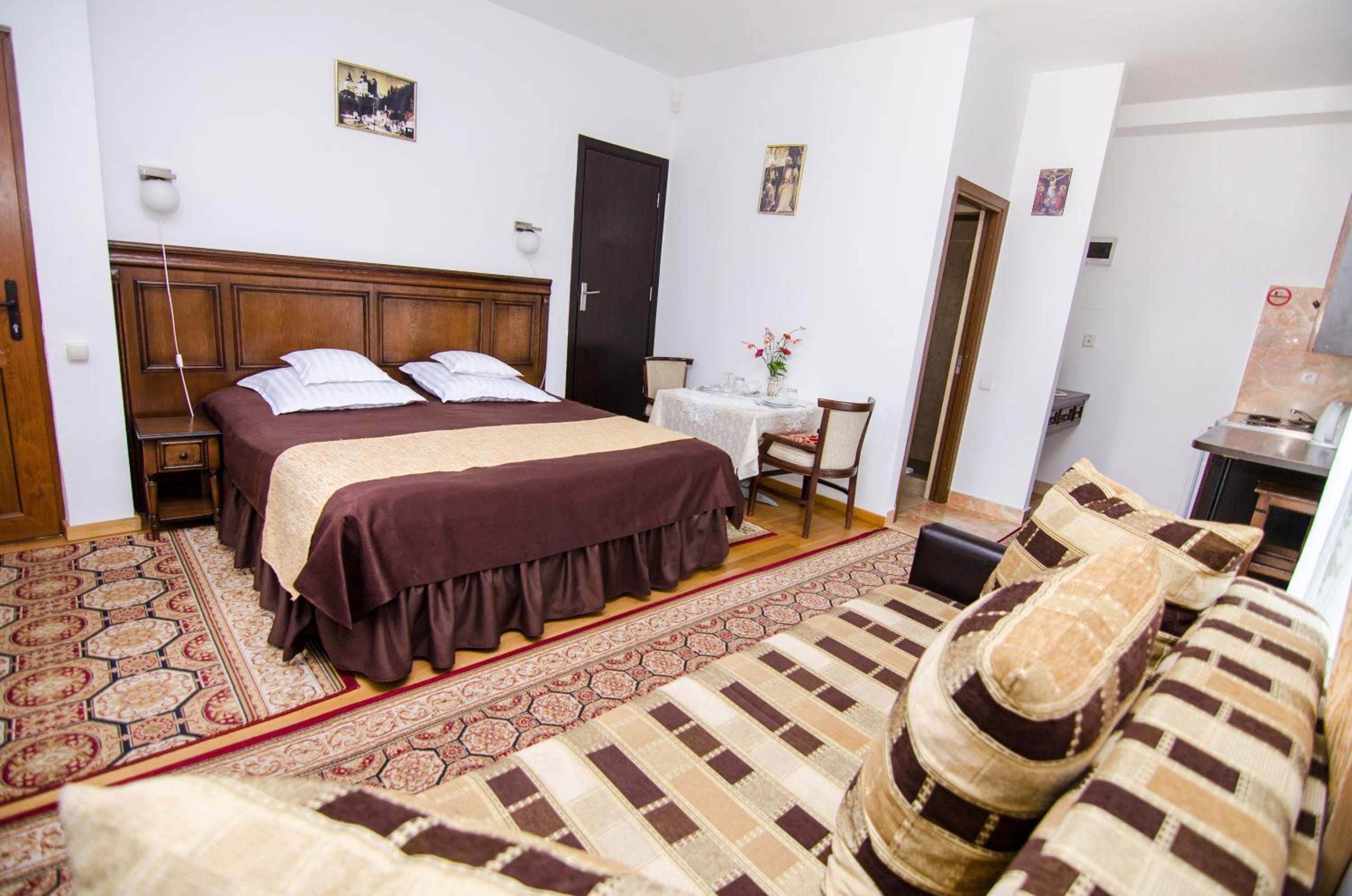 Twin Room - Photo 1