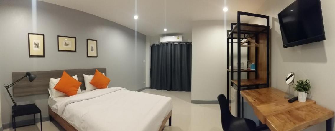 Studio Apartment - Photo 2