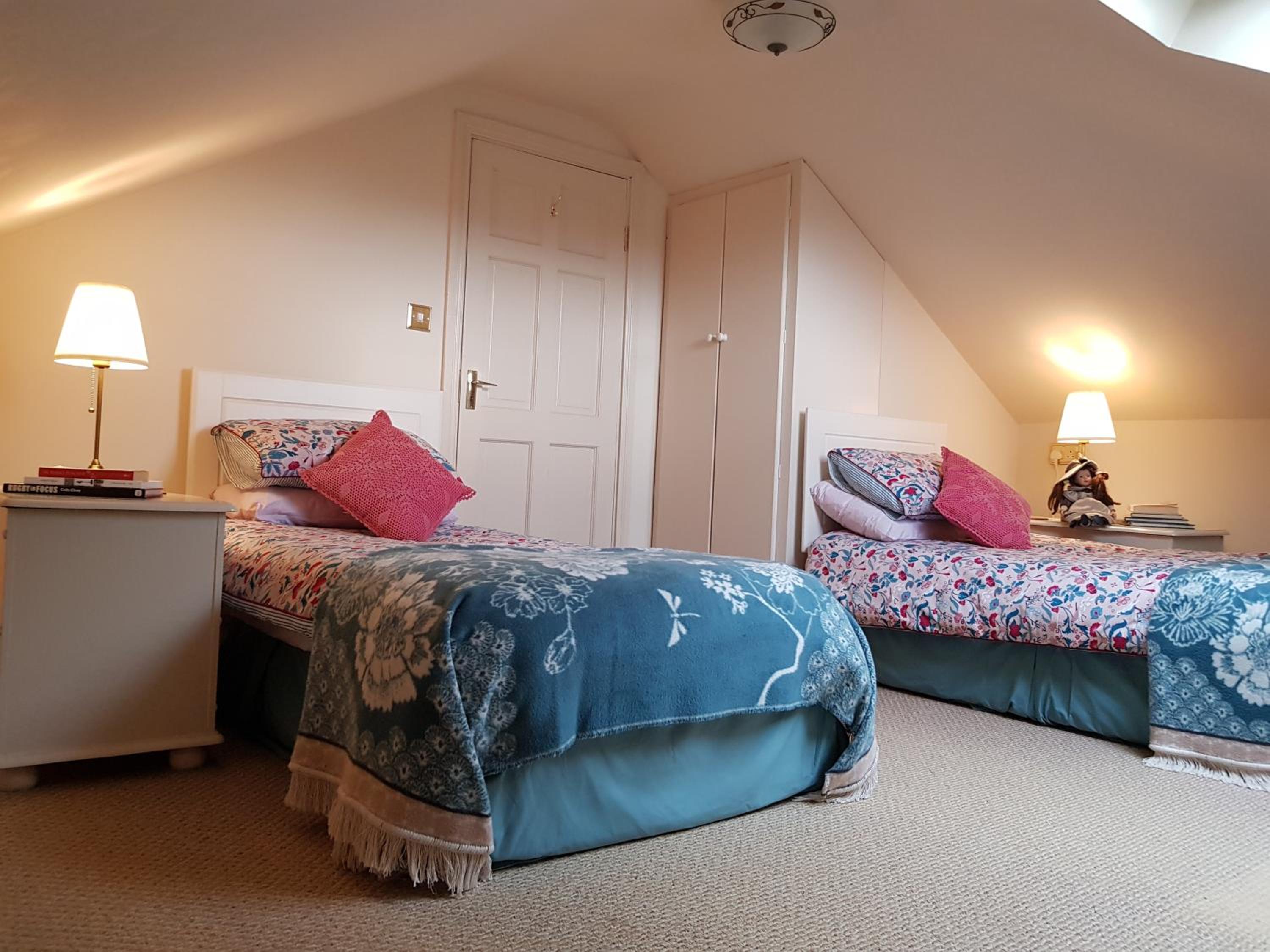 Four-Bedroom House photo 2