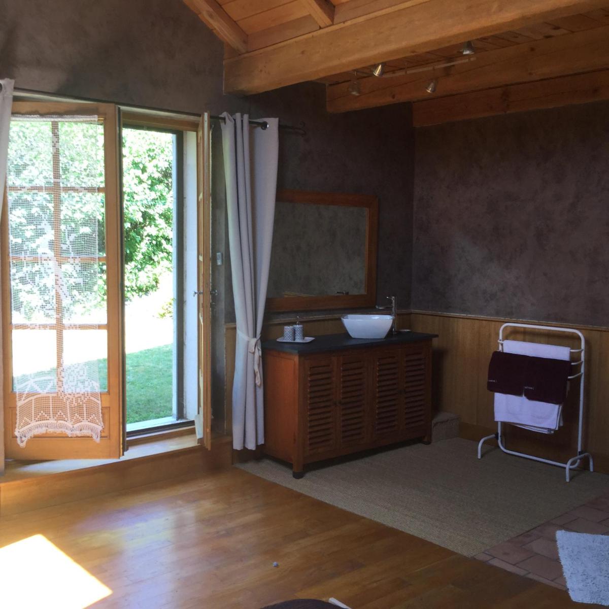 Double Room with Garden View - Photo 3
