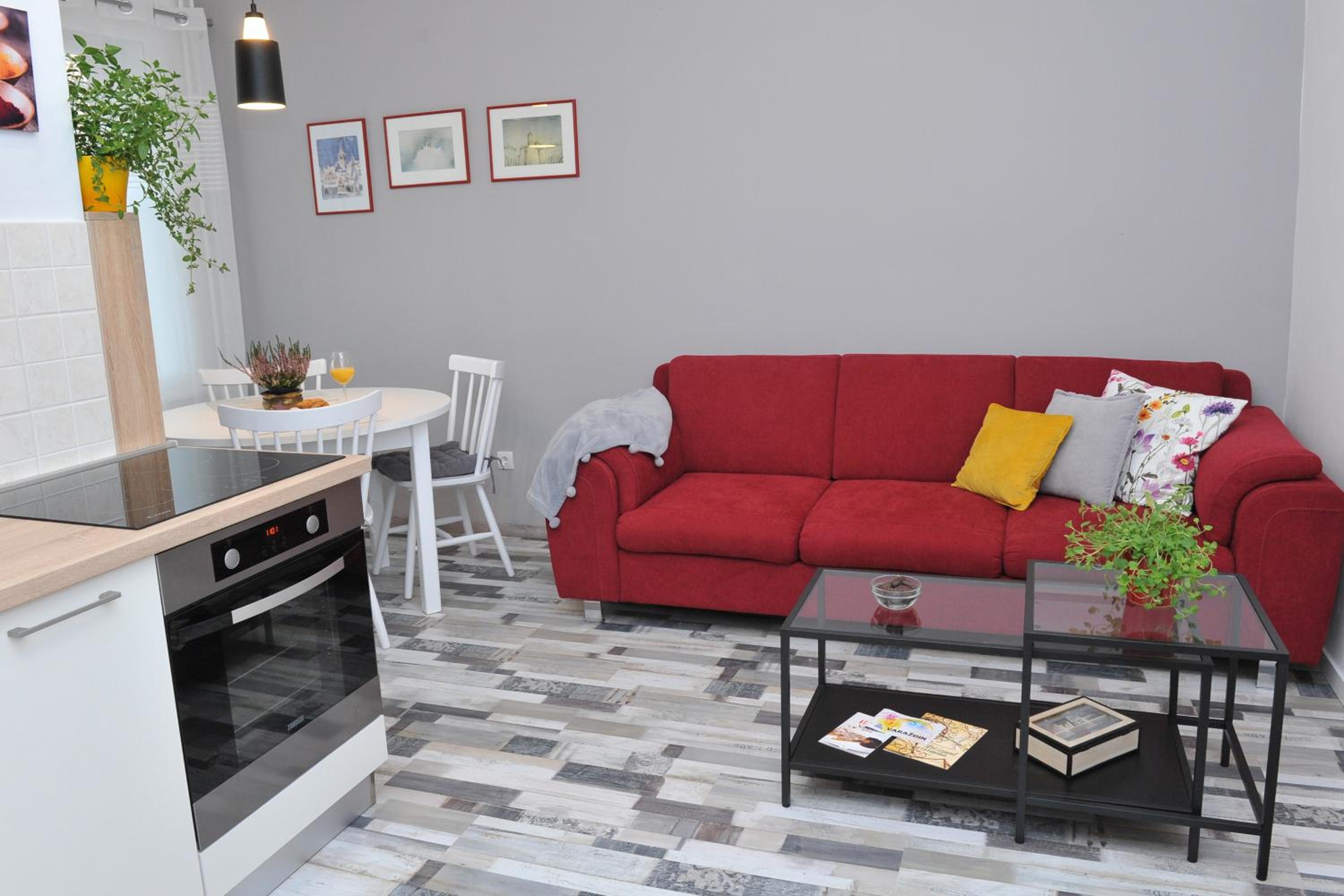 Studio Apartment photo 1