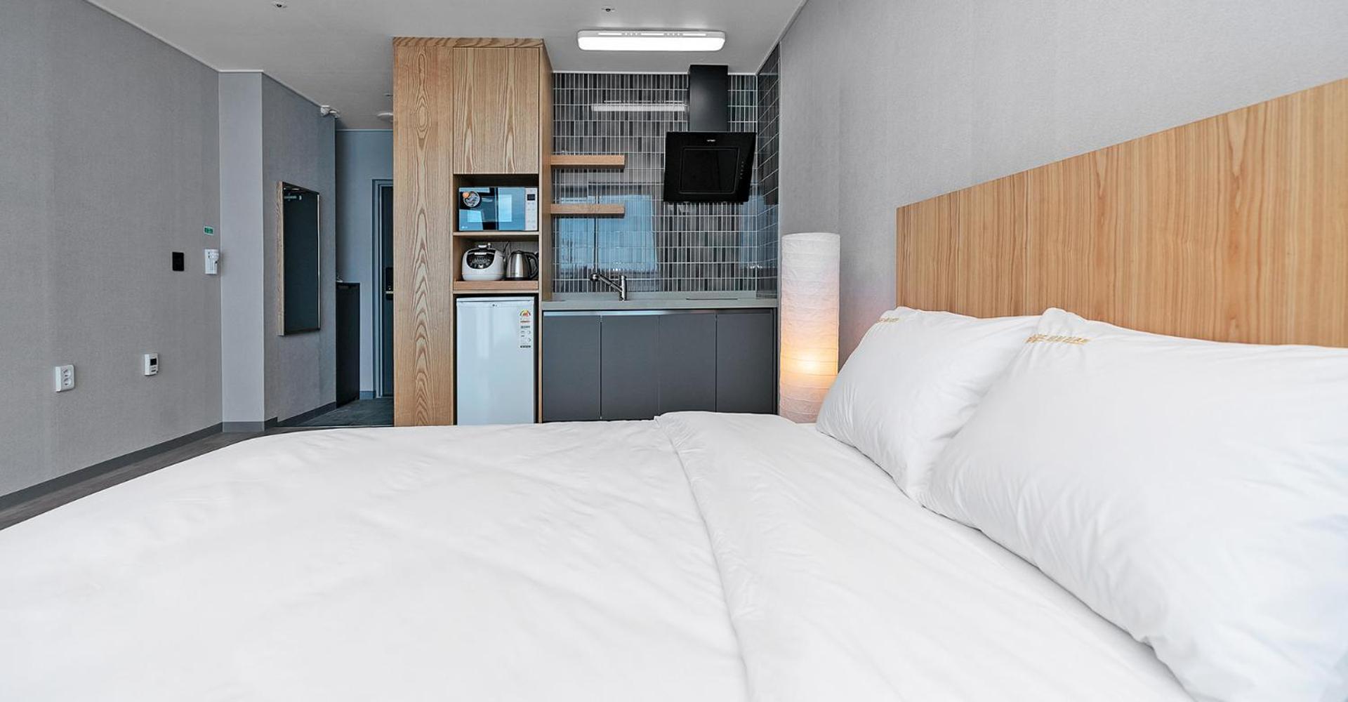 Double Room with Sea View - Photo 7