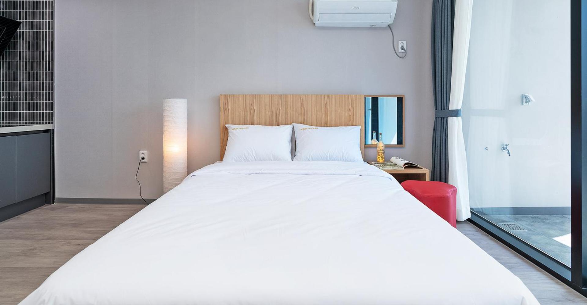 Double Room with Sea View - Photo 4